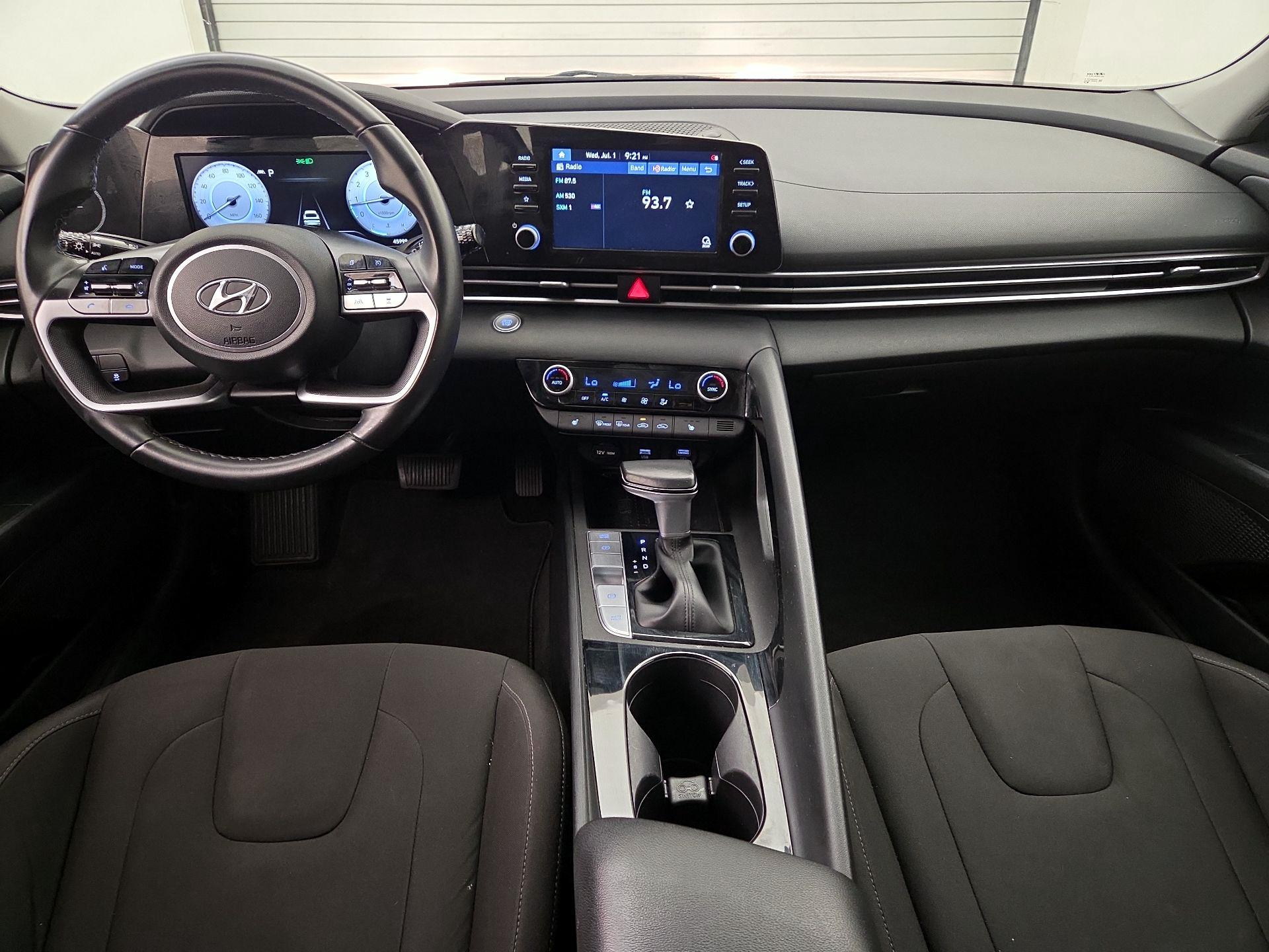 Thumbnail: 2022 Hyundai Elantra - 9