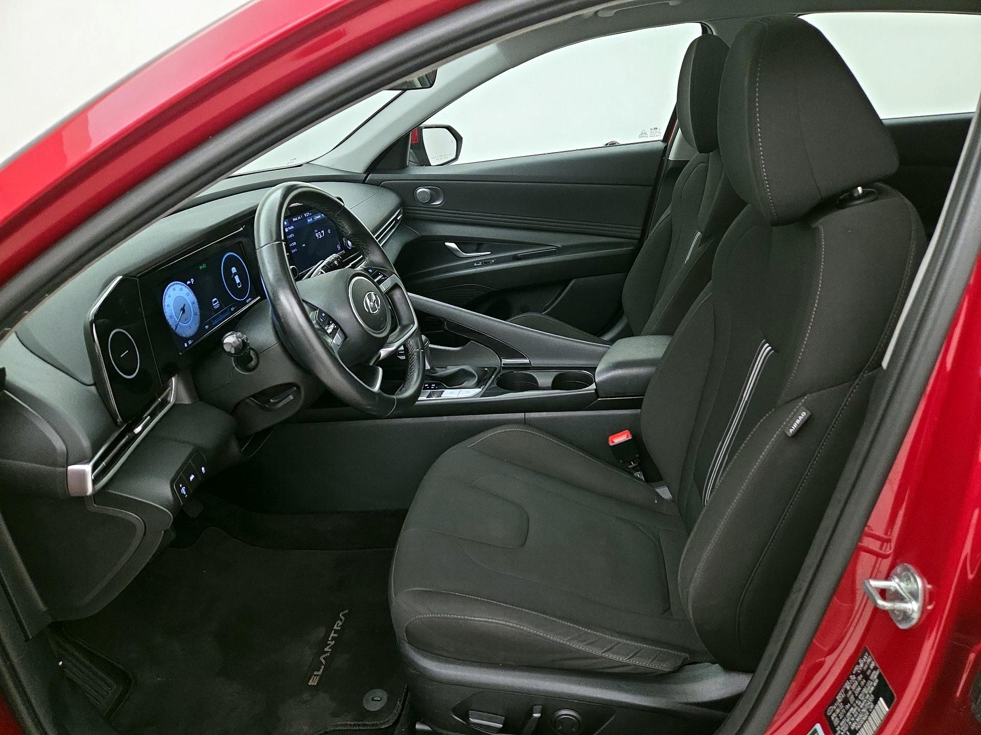 Thumbnail: 2022 Hyundai Elantra - 11