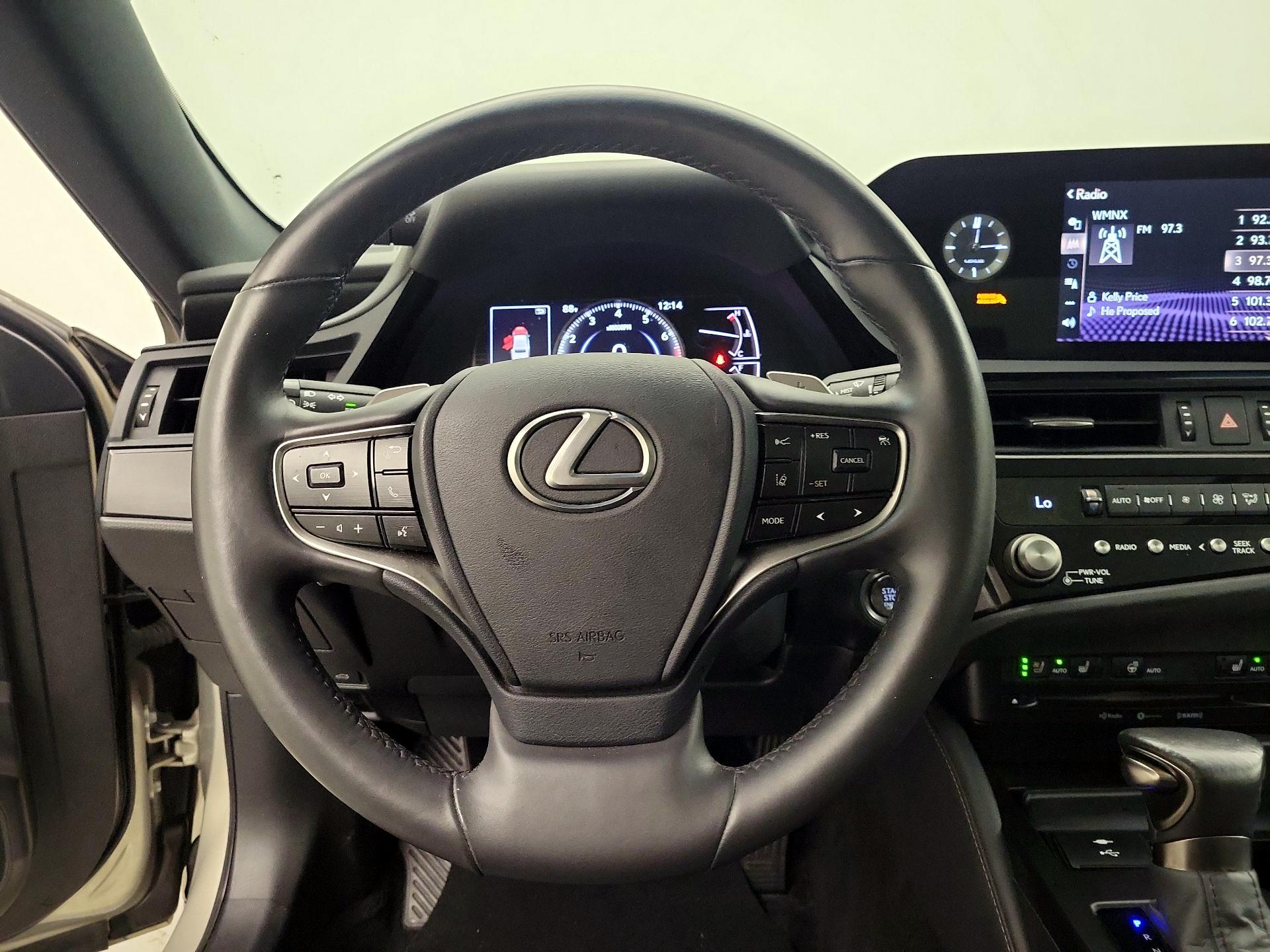 Thumbnail: 2022 Lexus ES - 10