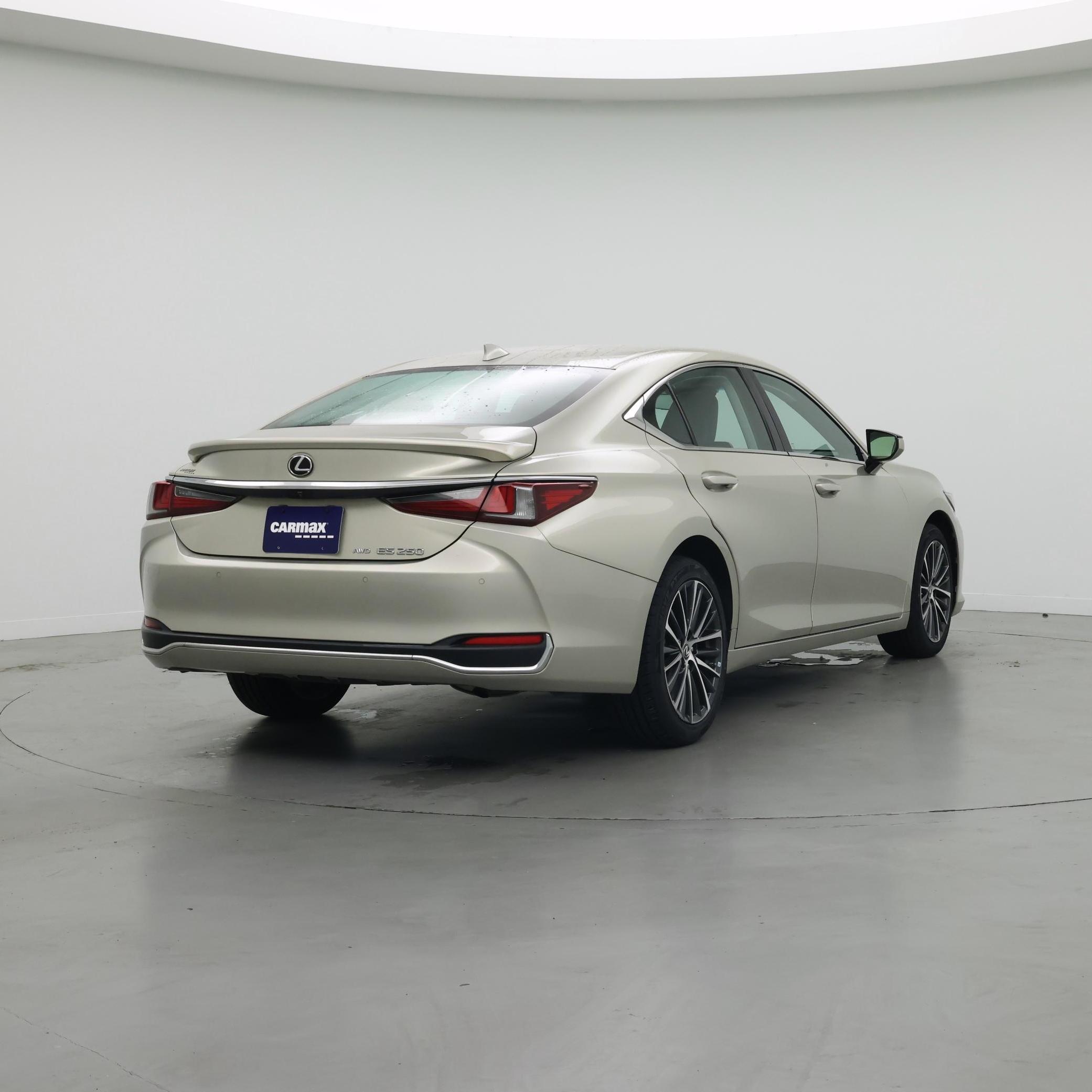 Thumbnail: 2022 Lexus ES - 8