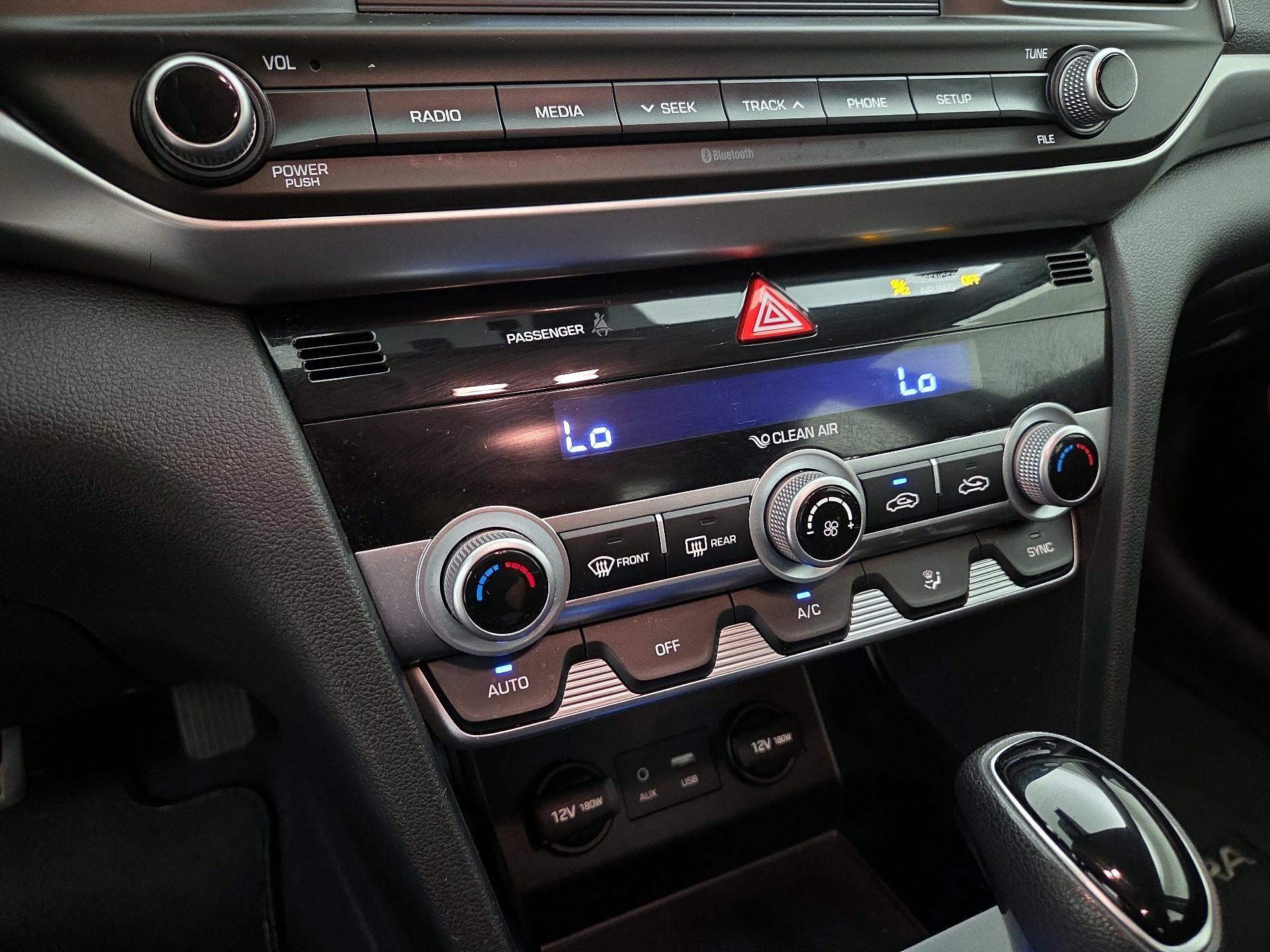Thumbnail: 2020 Hyundai Elantra - 16