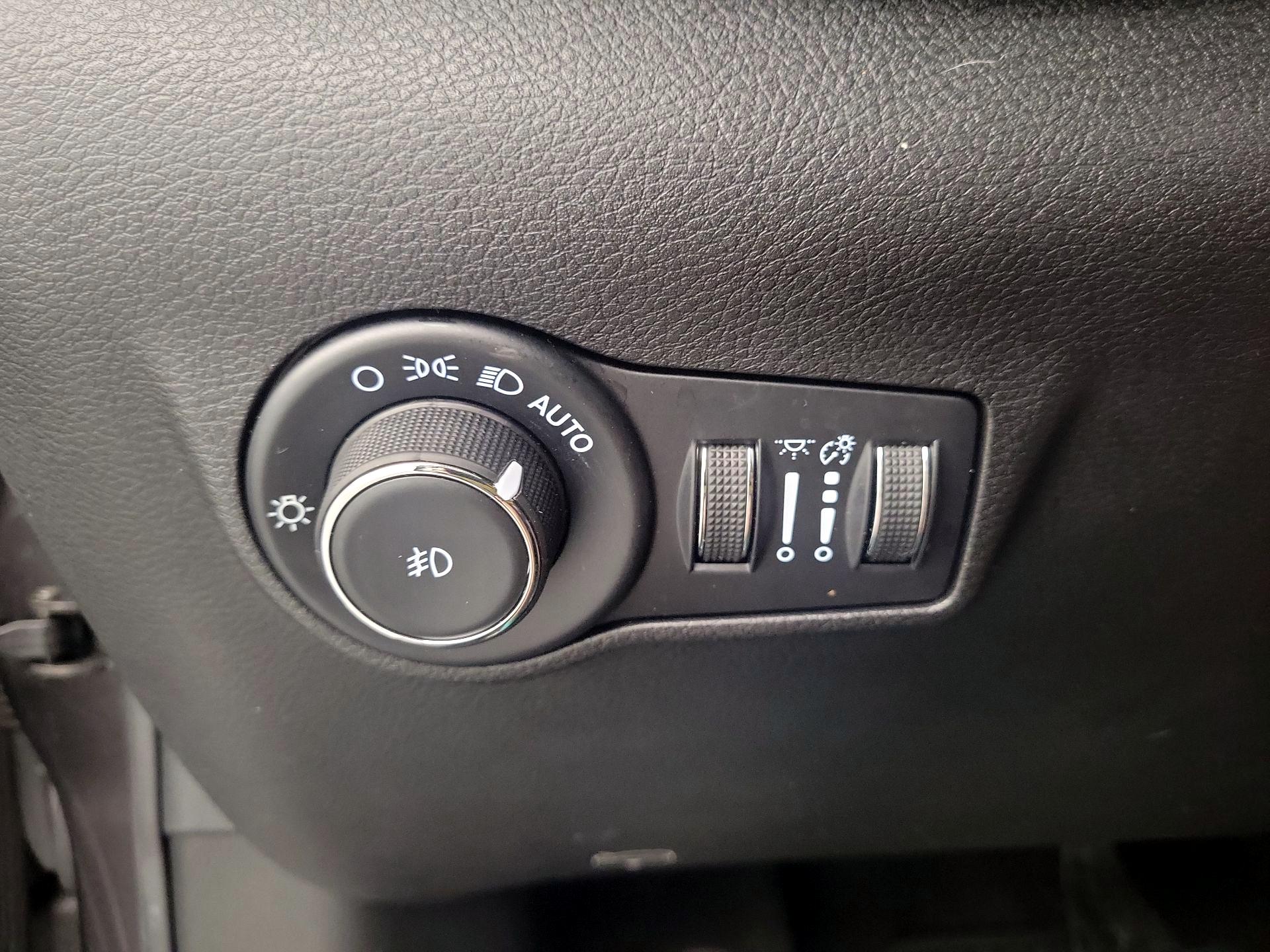Thumbnail: 2022 Jeep Compass - 13