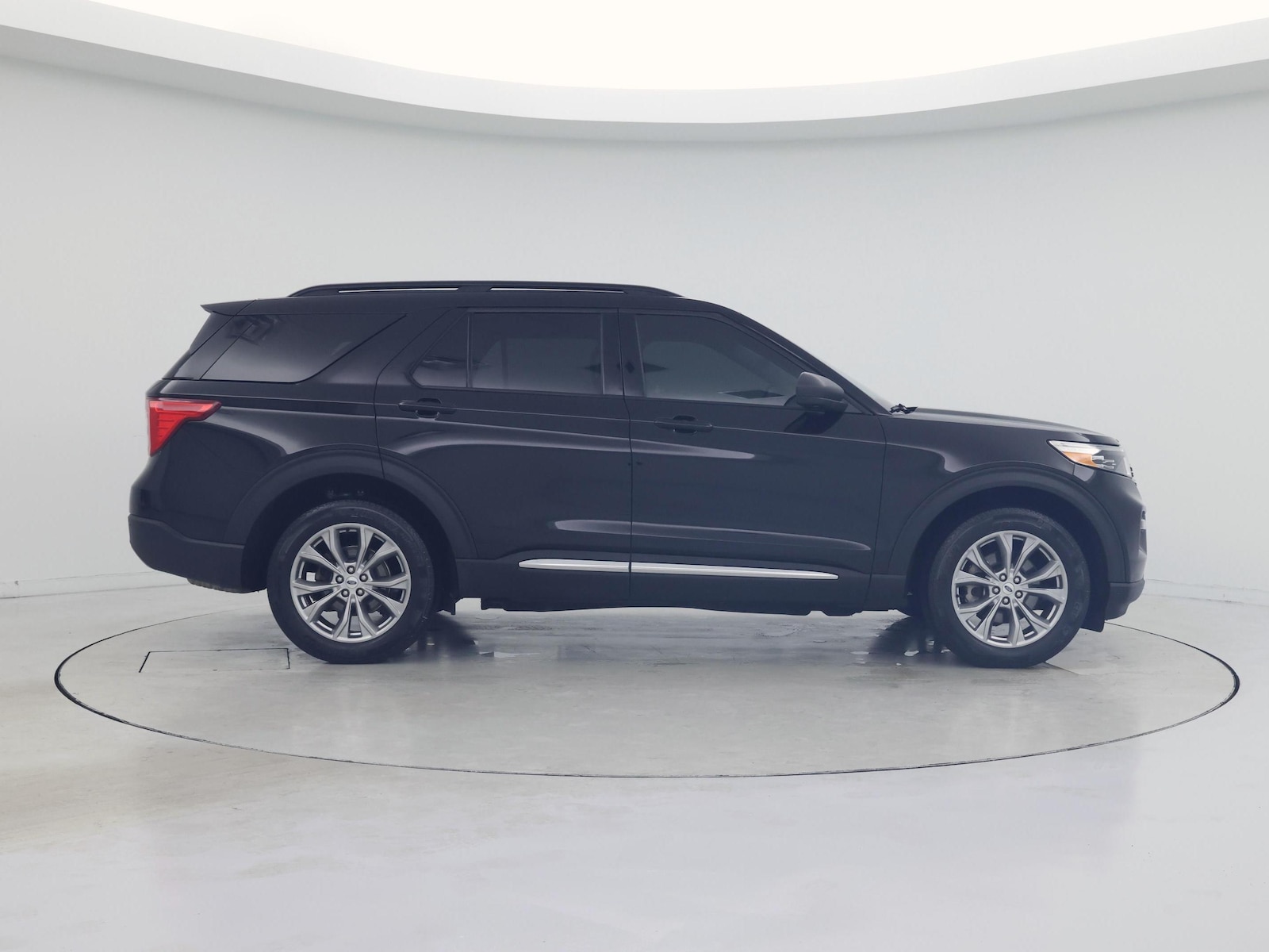 2023 Ford Explorer XLT - Photo 8
