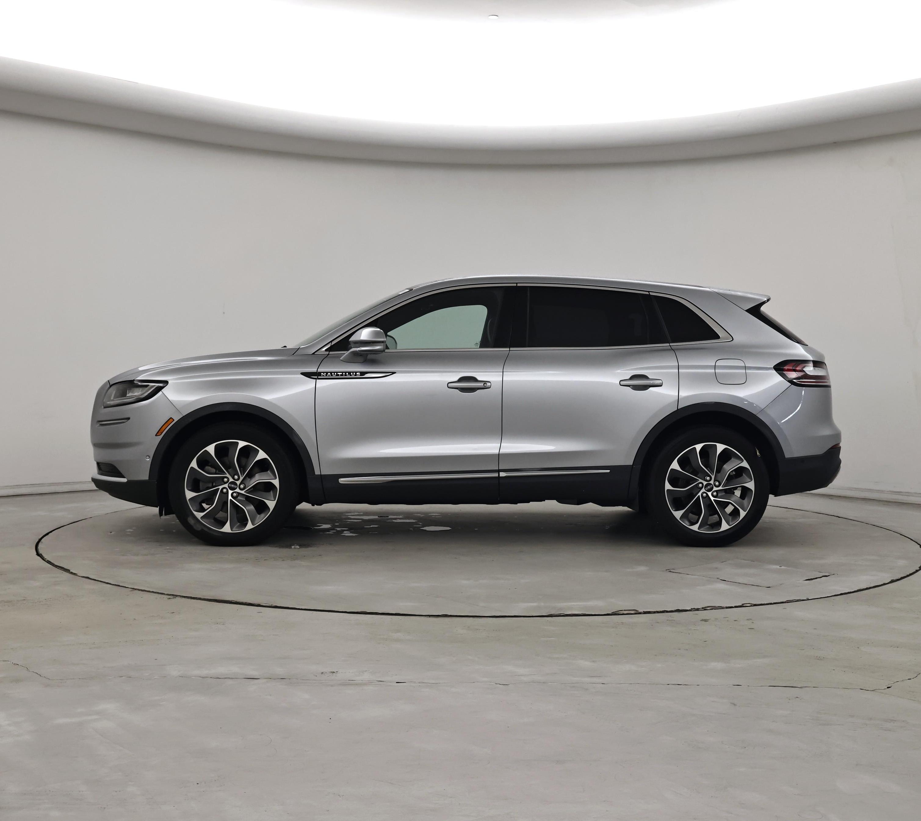 Thumbnail: 2022 Lincoln Nautilus - 3
