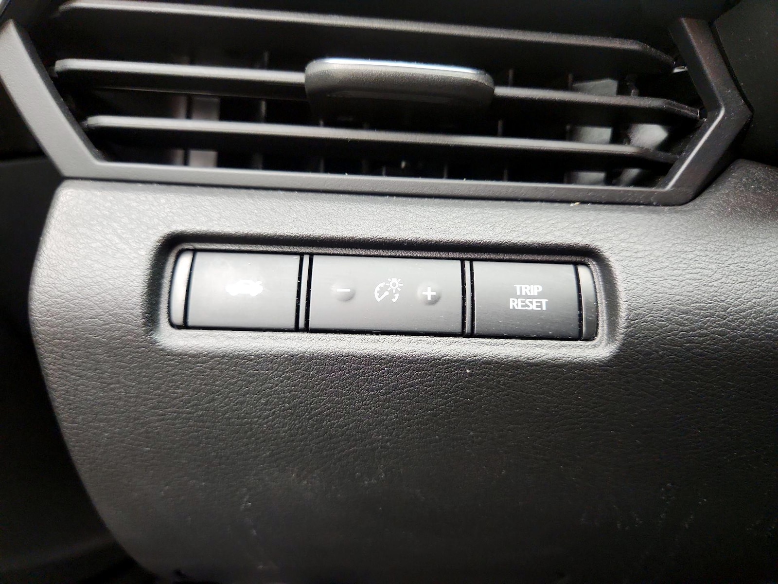 2024 Nissan Altima SR - Photo 14