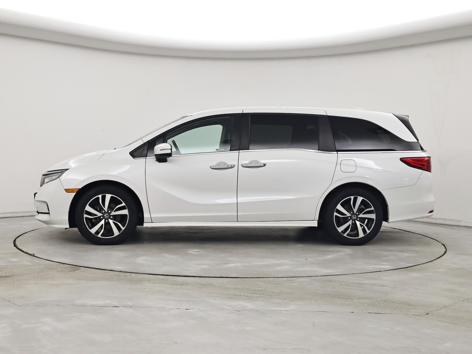 2023 Honda Odyssey Touring - Photo 4