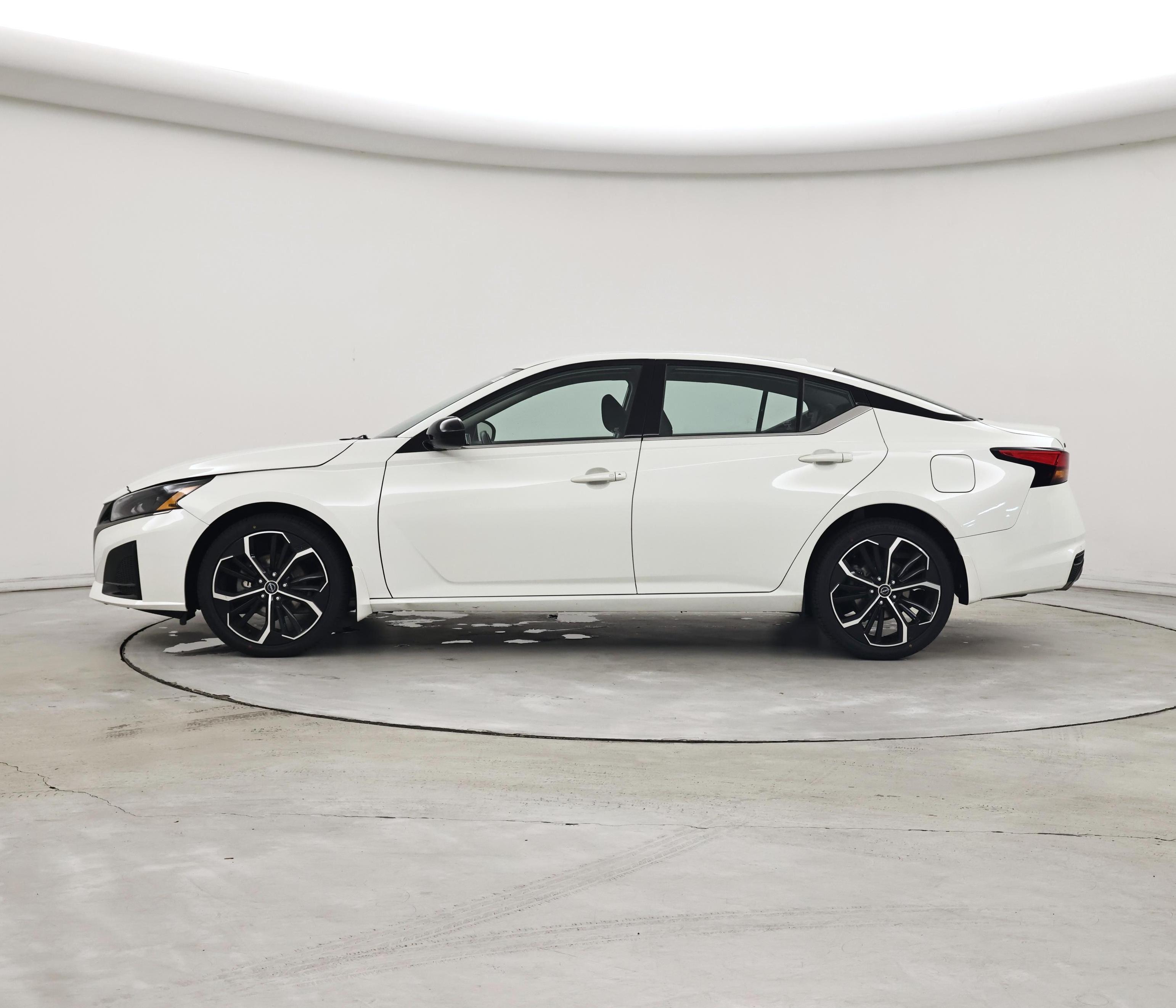 Thumbnail: 2023 Nissan Altima - 3