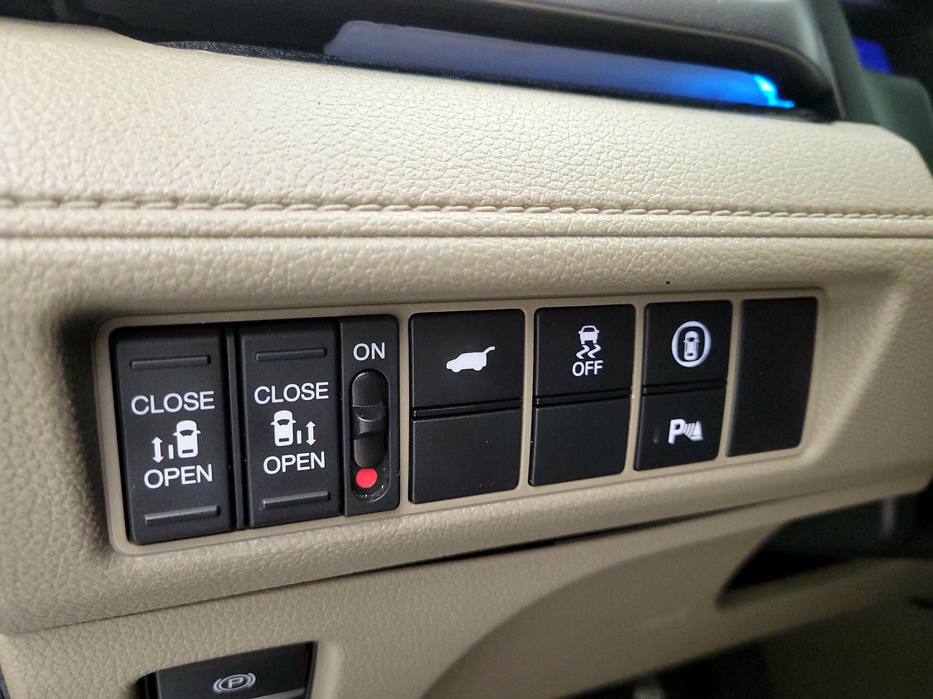 Thumbnail: 2023 Honda Odyssey - 13