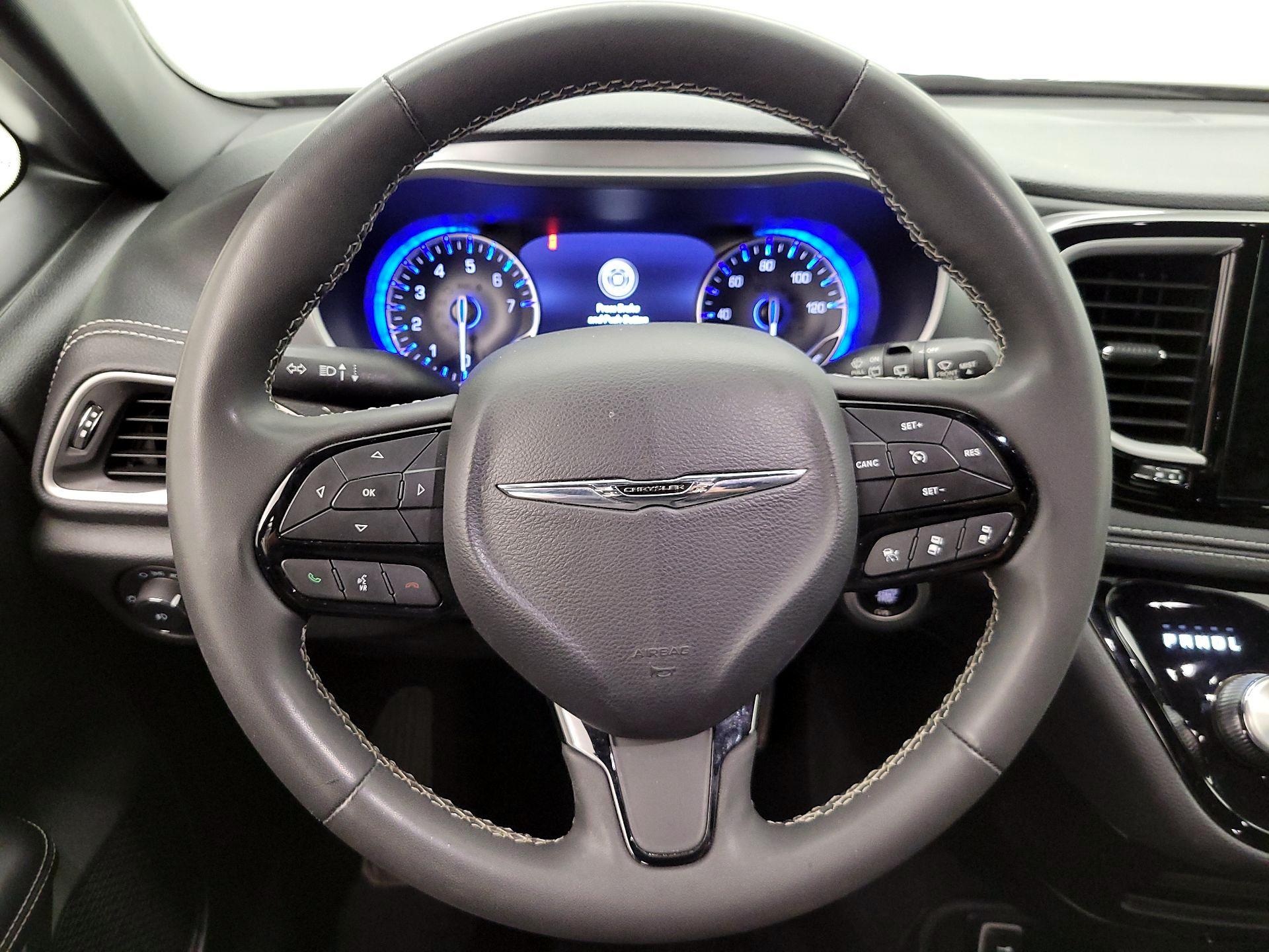 Thumbnail: 2023 Chrysler Pacifica - 10