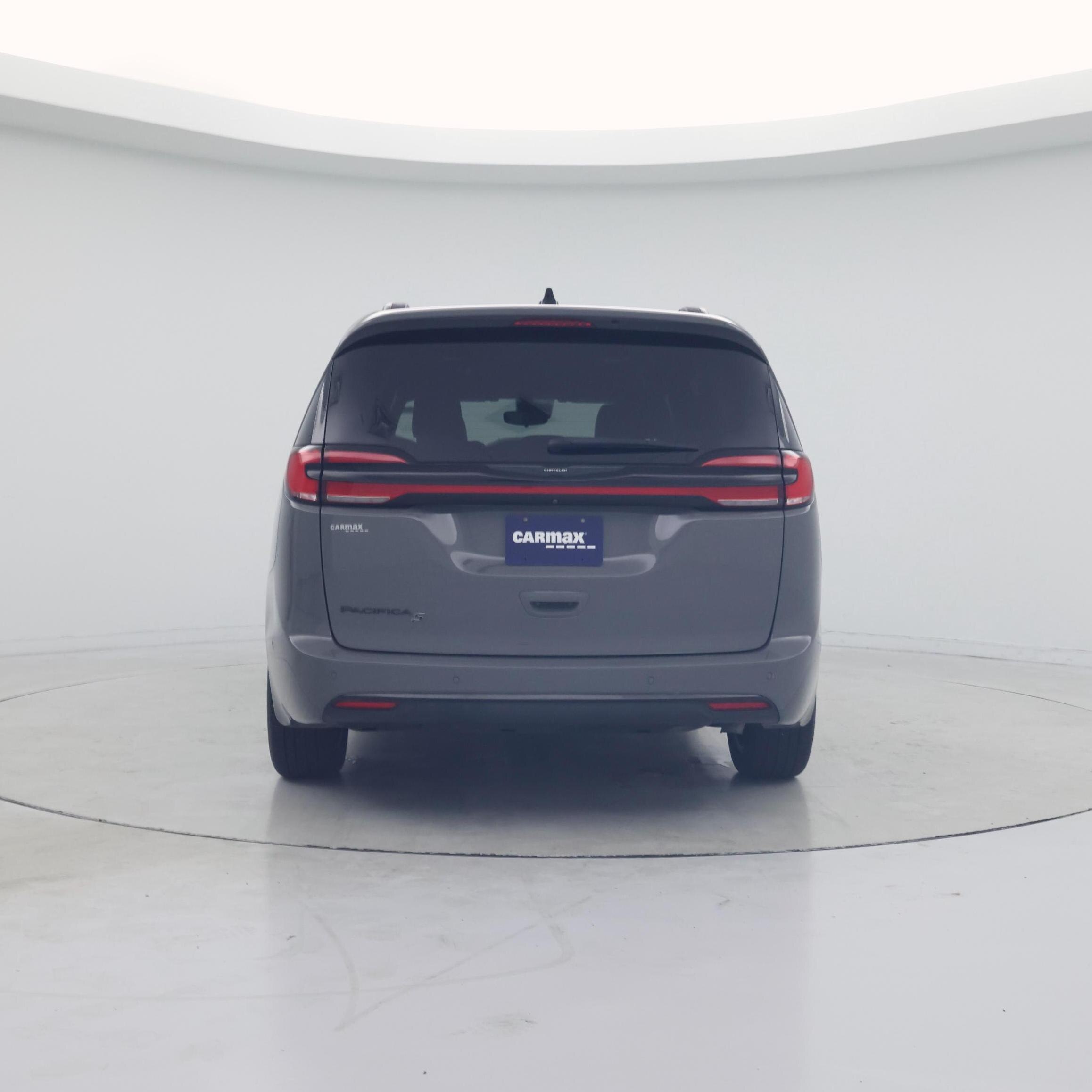 Thumbnail: 2023 Chrysler Pacifica - 6