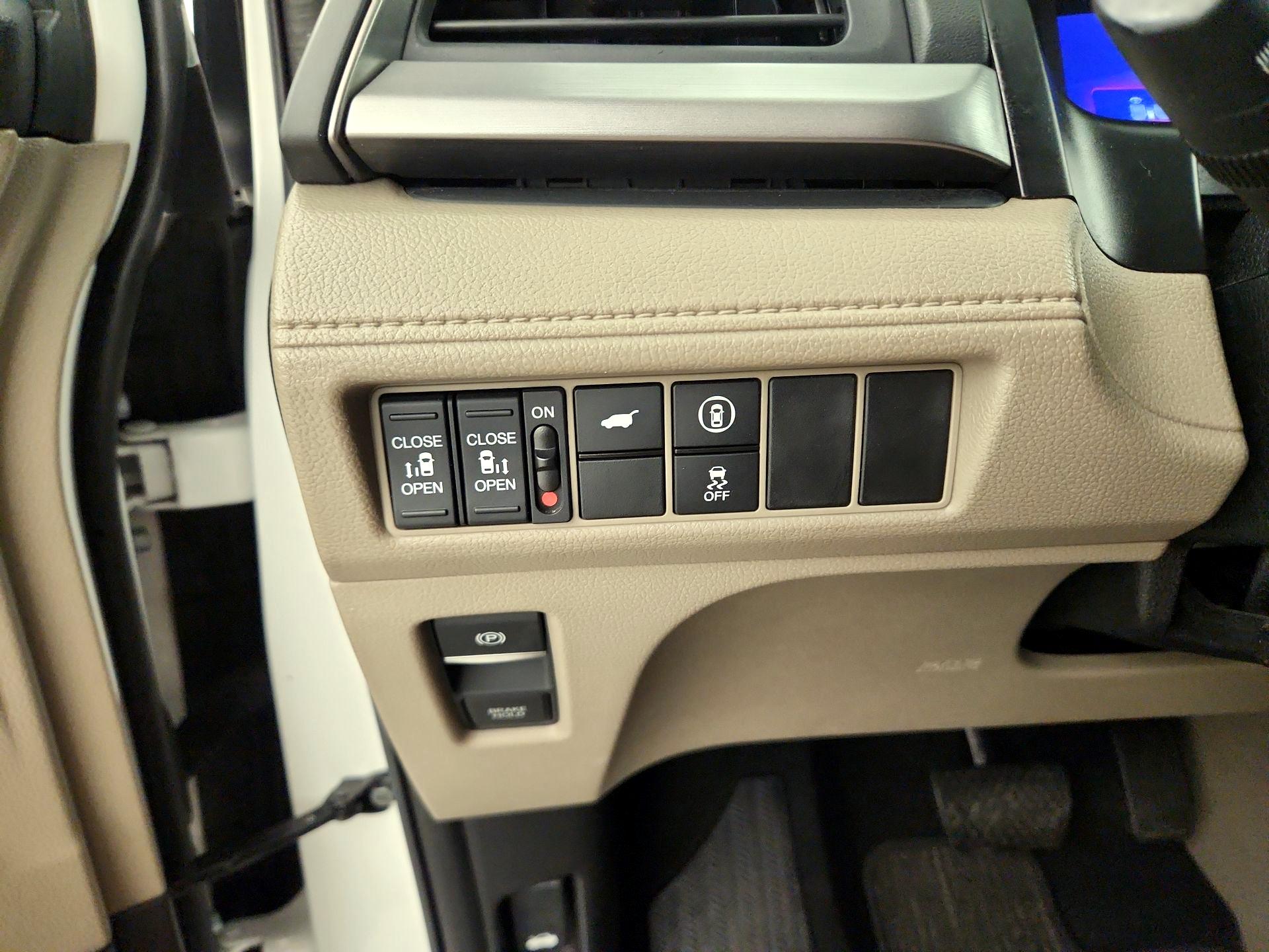 Thumbnail: 2023 Honda Odyssey - 13