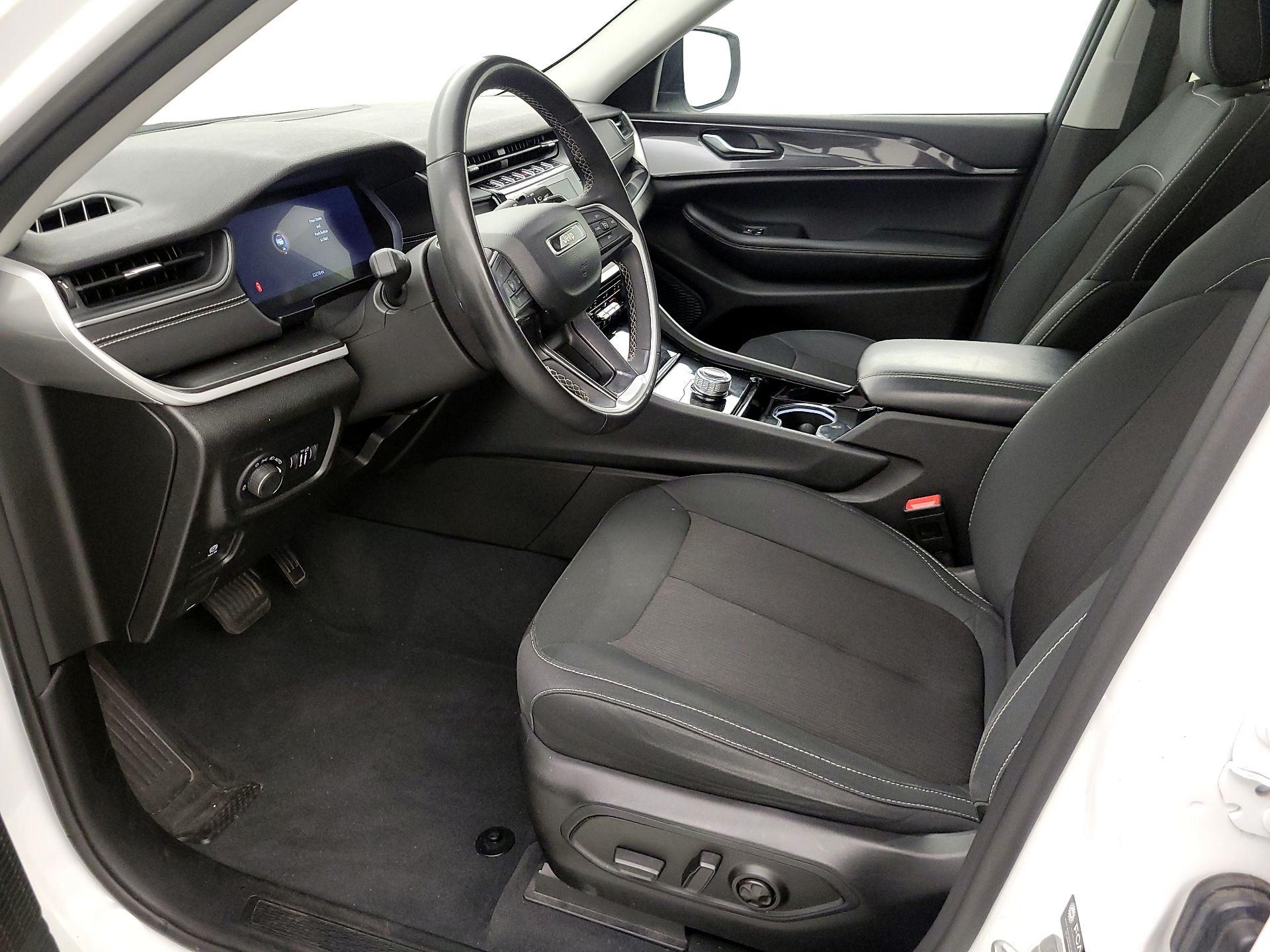 Thumbnail: 2023 Jeep Grand Cherokee - 11