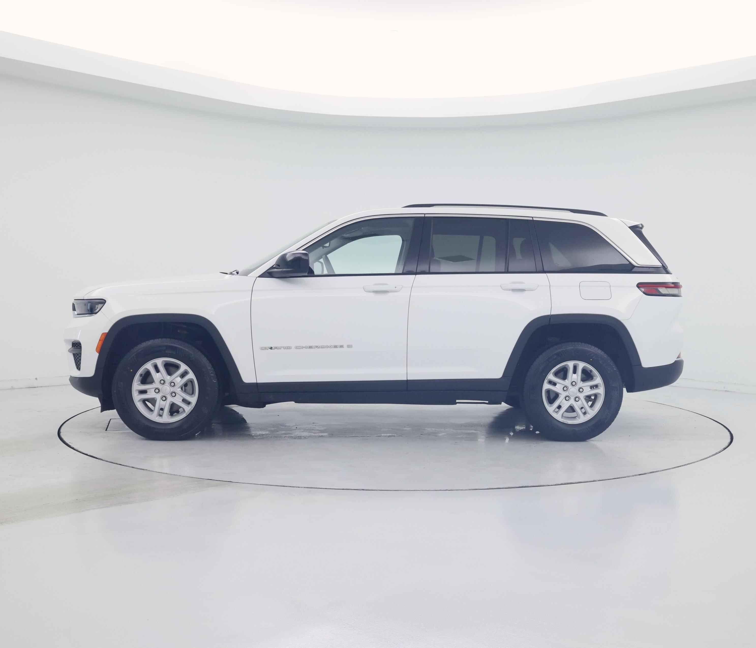 Thumbnail: 2023 Jeep Grand Cherokee - 3