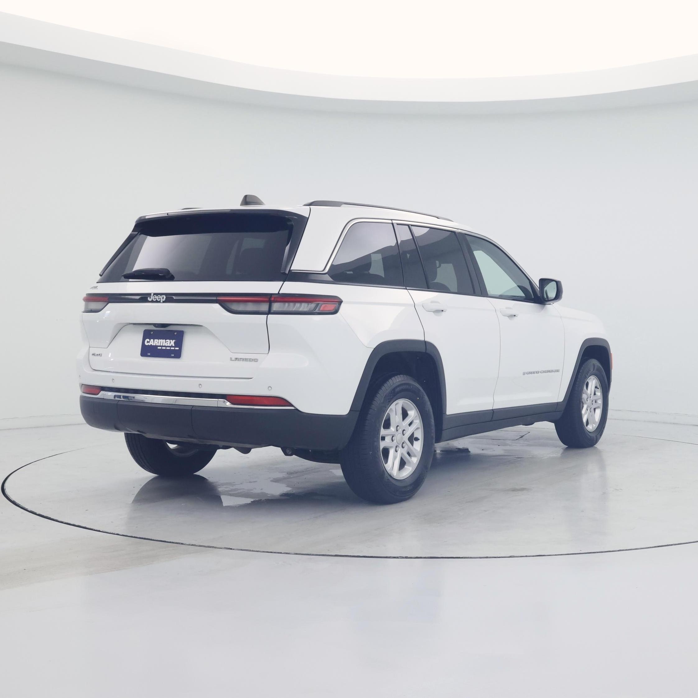 Thumbnail: 2023 Jeep Grand Cherokee - 8