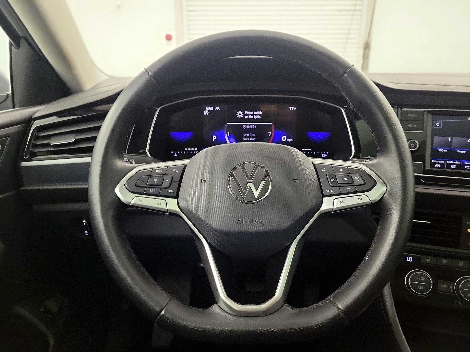 Thumbnail: 2023 Volkswagen Jetta - 10