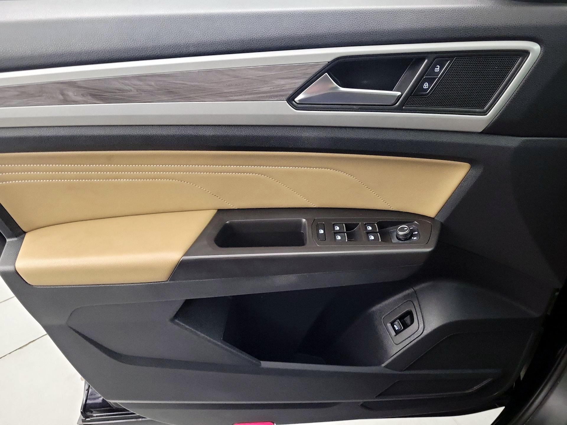Thumbnail: 2022 Volkswagen Atlas - 12