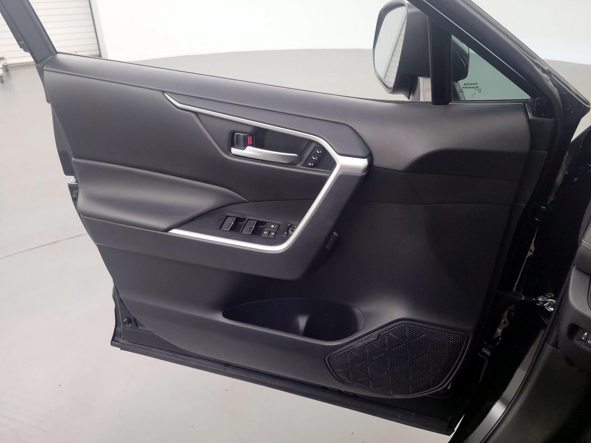 Thumbnail: 2023 Toyota RAV4 - 12