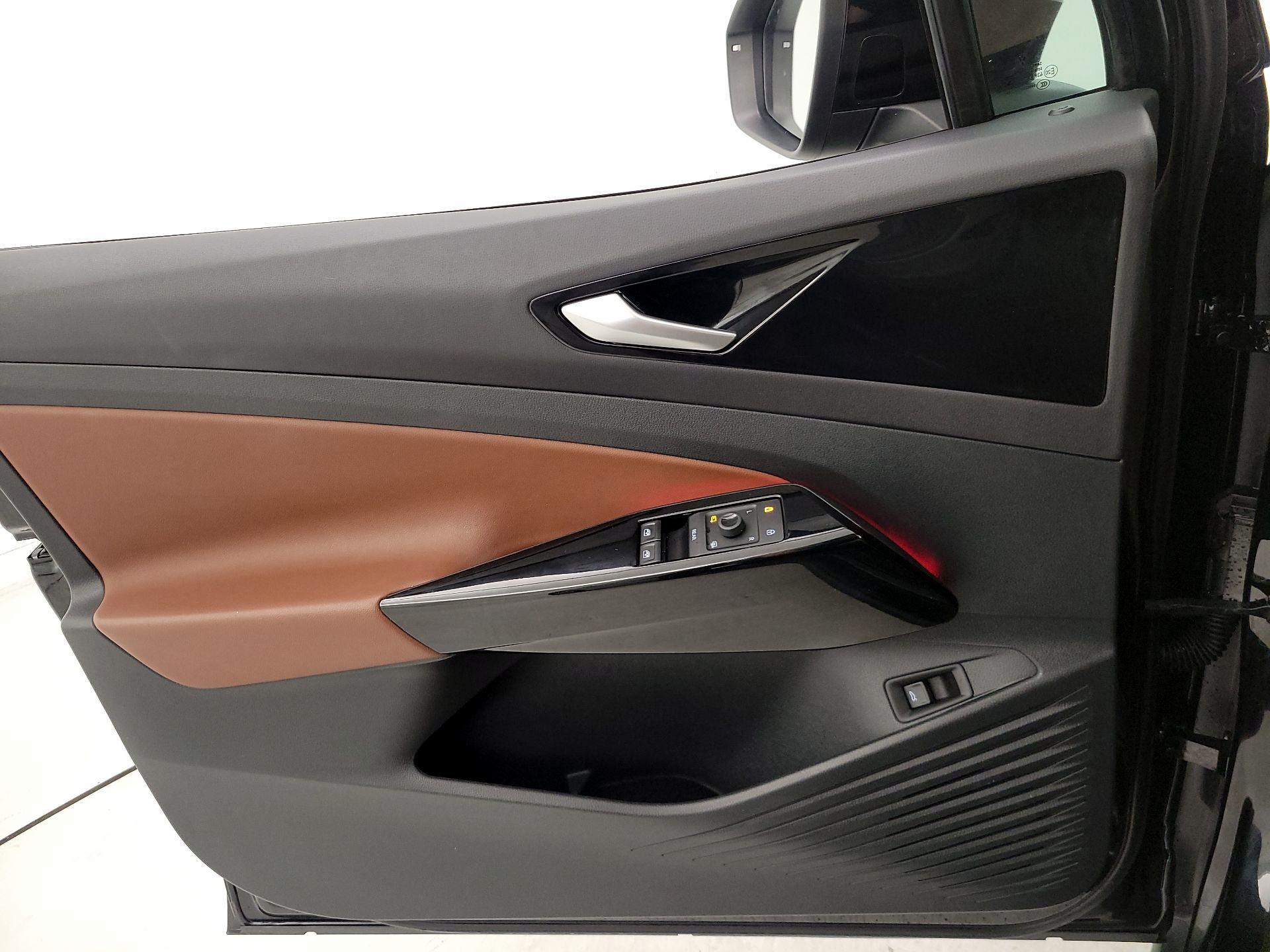 Thumbnail: 2021 Volkswagen ID.4 - 12