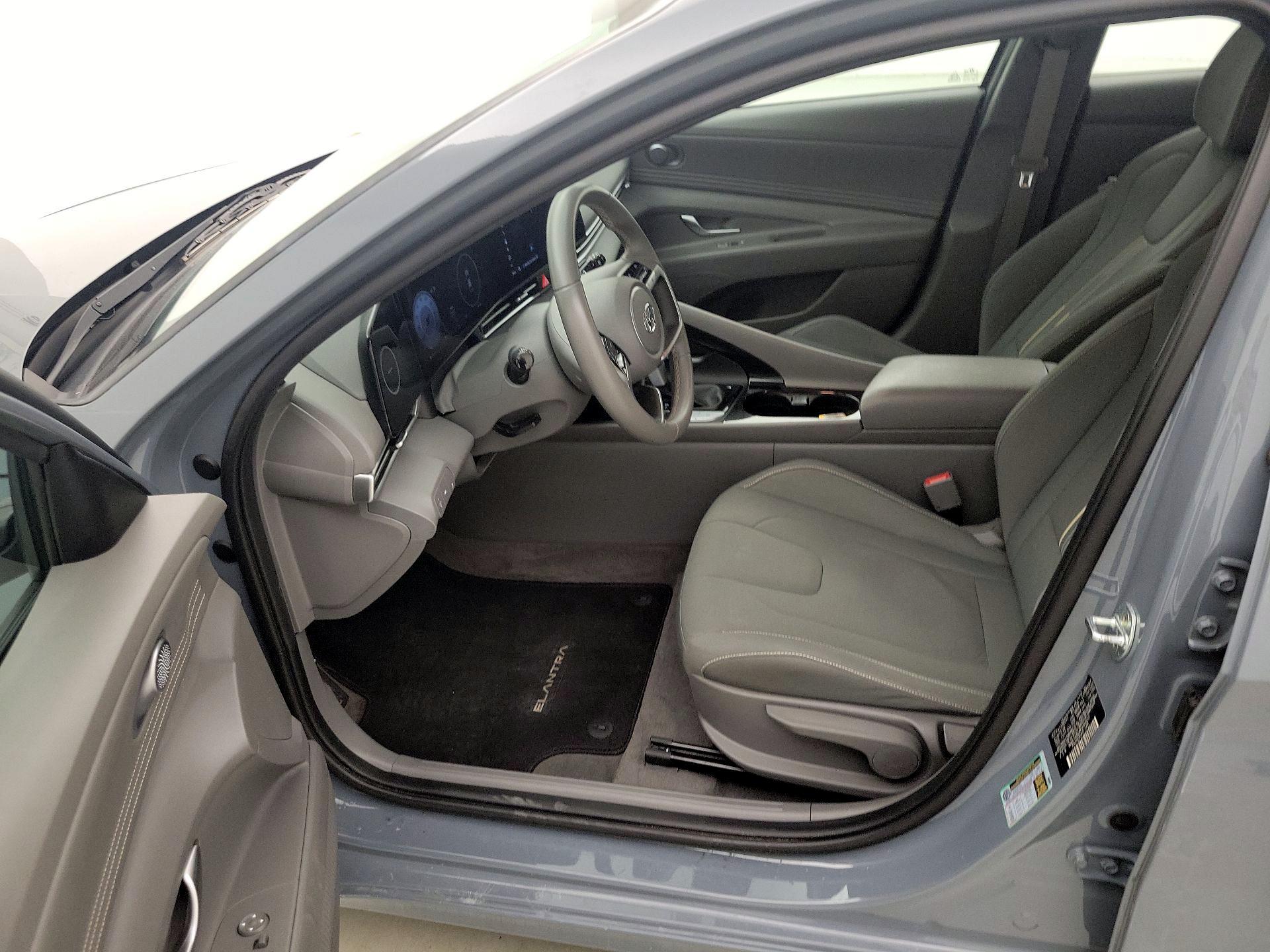 Thumbnail: 2023 Hyundai Elantra - 11