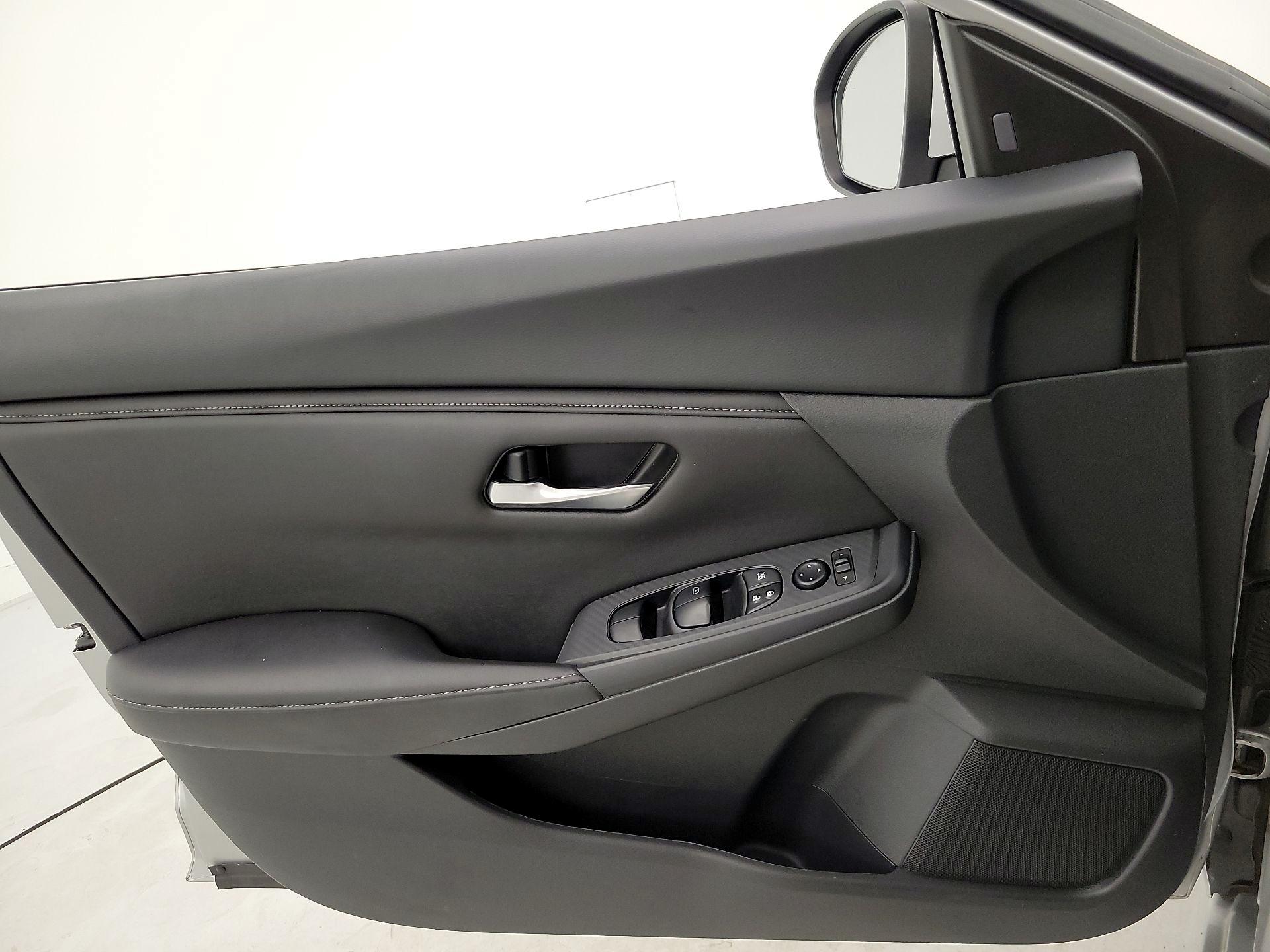 Thumbnail: 2023 Nissan Sentra - 12