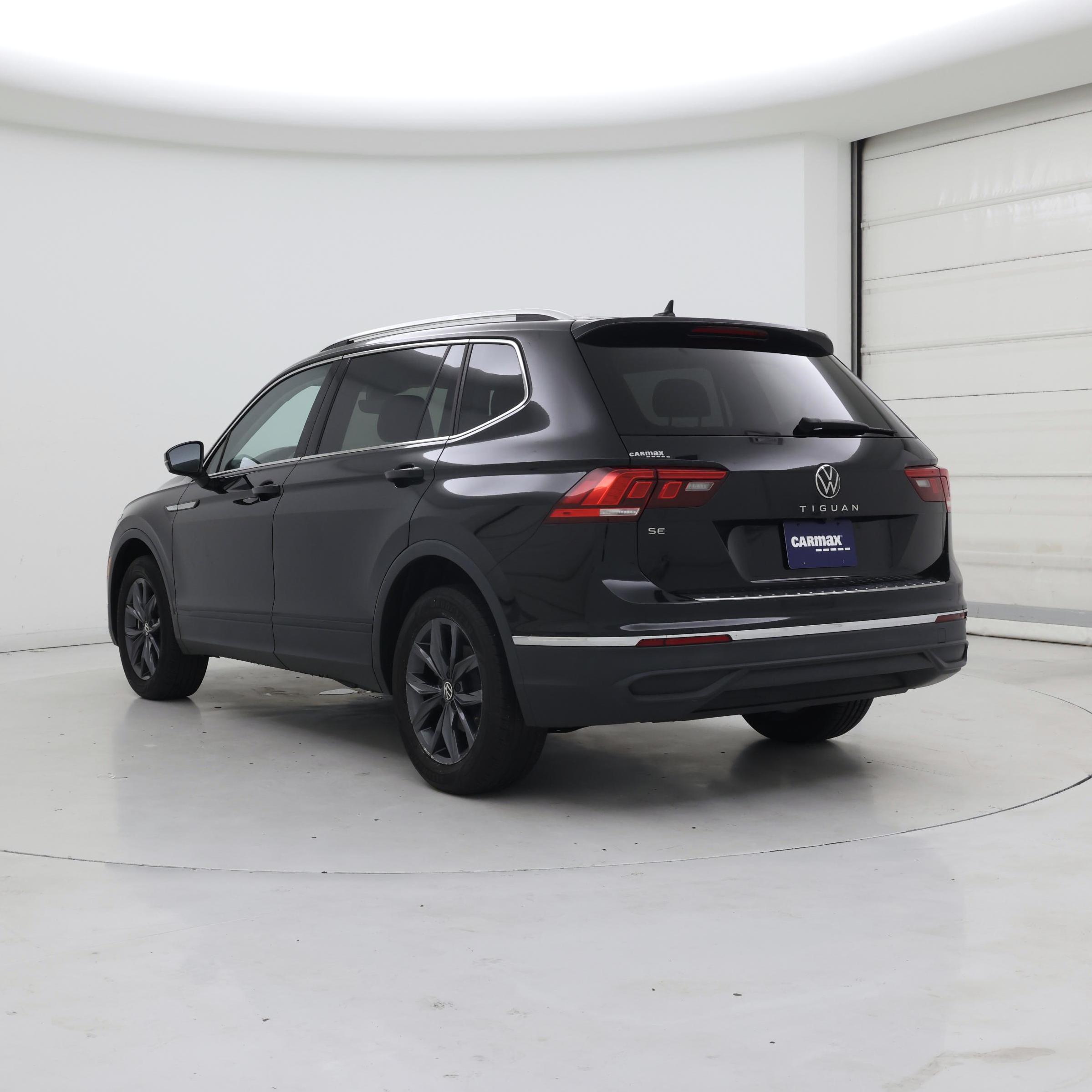Thumbnail: 2023 Volkswagen Tiguan - 2