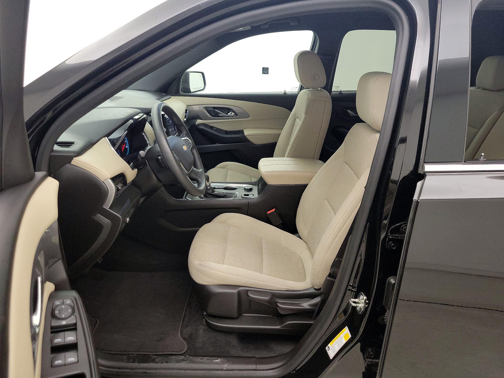 Thumbnail: 2023 Chevrolet Traverse - 11