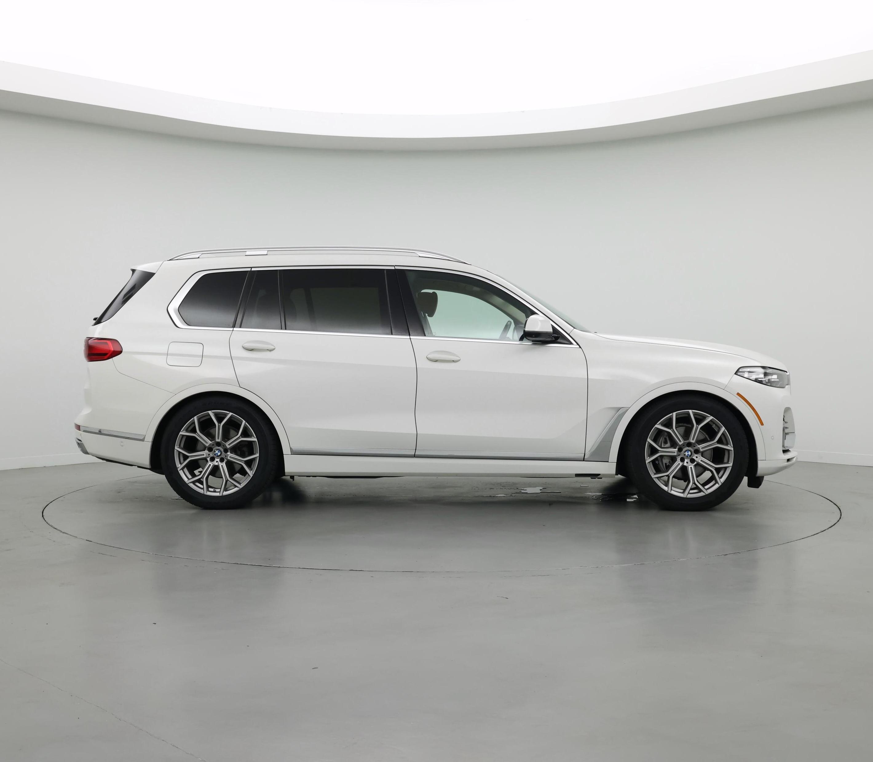 Thumbnail: 2022 BMW X7 - 7