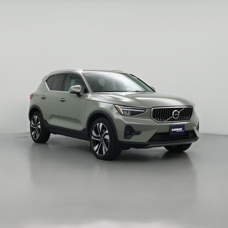 2024 Volvo XC40 B5 Plus Bright Theme