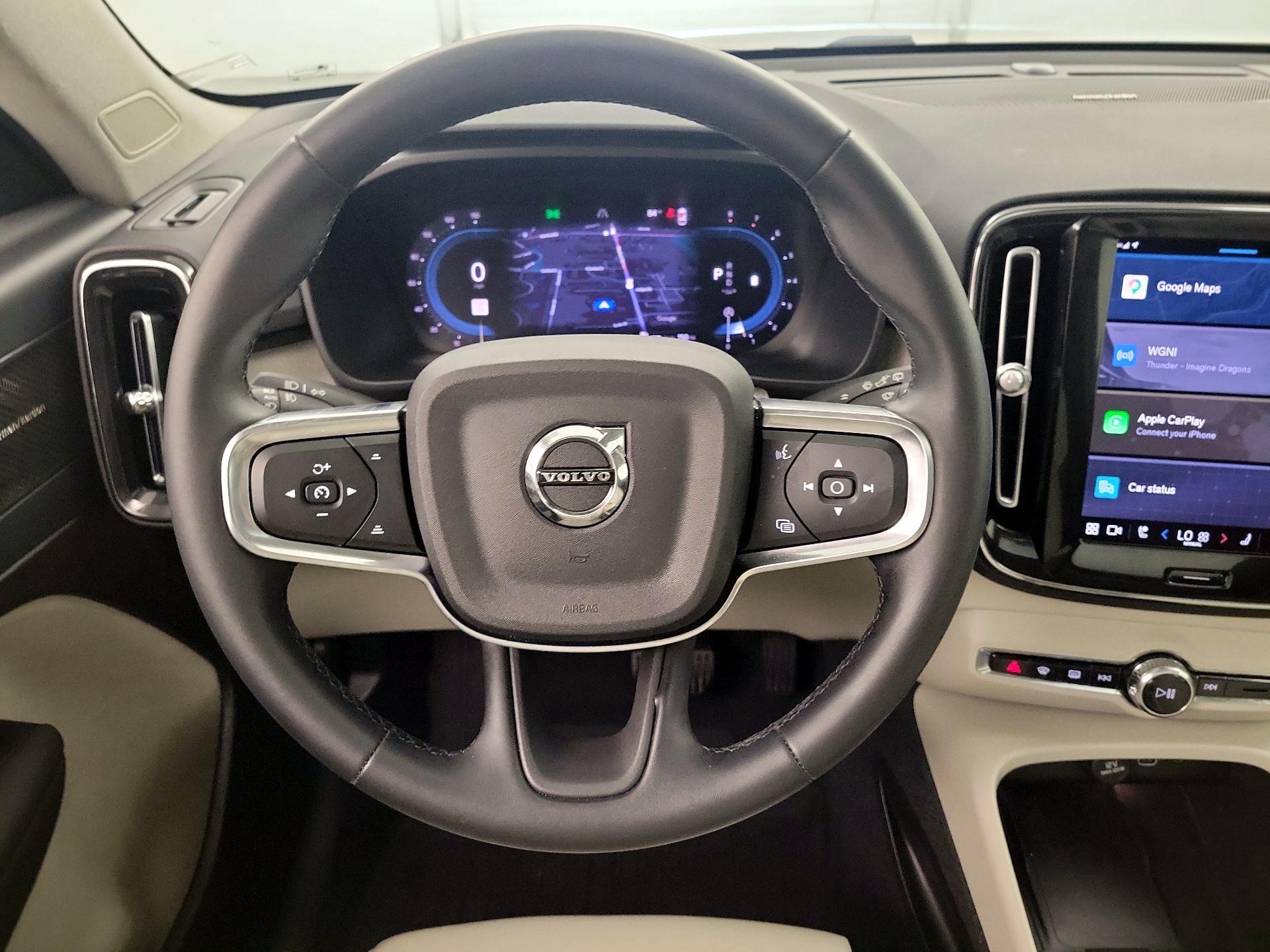 Thumbnail: 2024 Volvo XC40 - 10