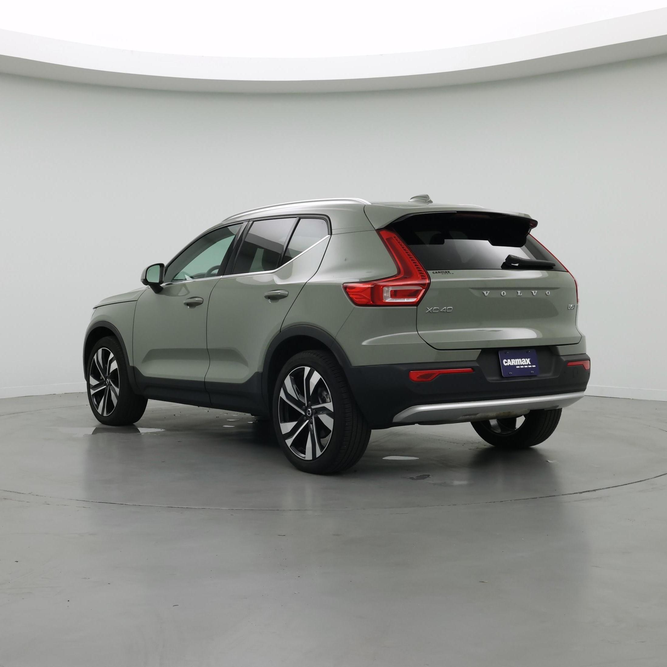 Thumbnail: 2024 Volvo XC40 - 2