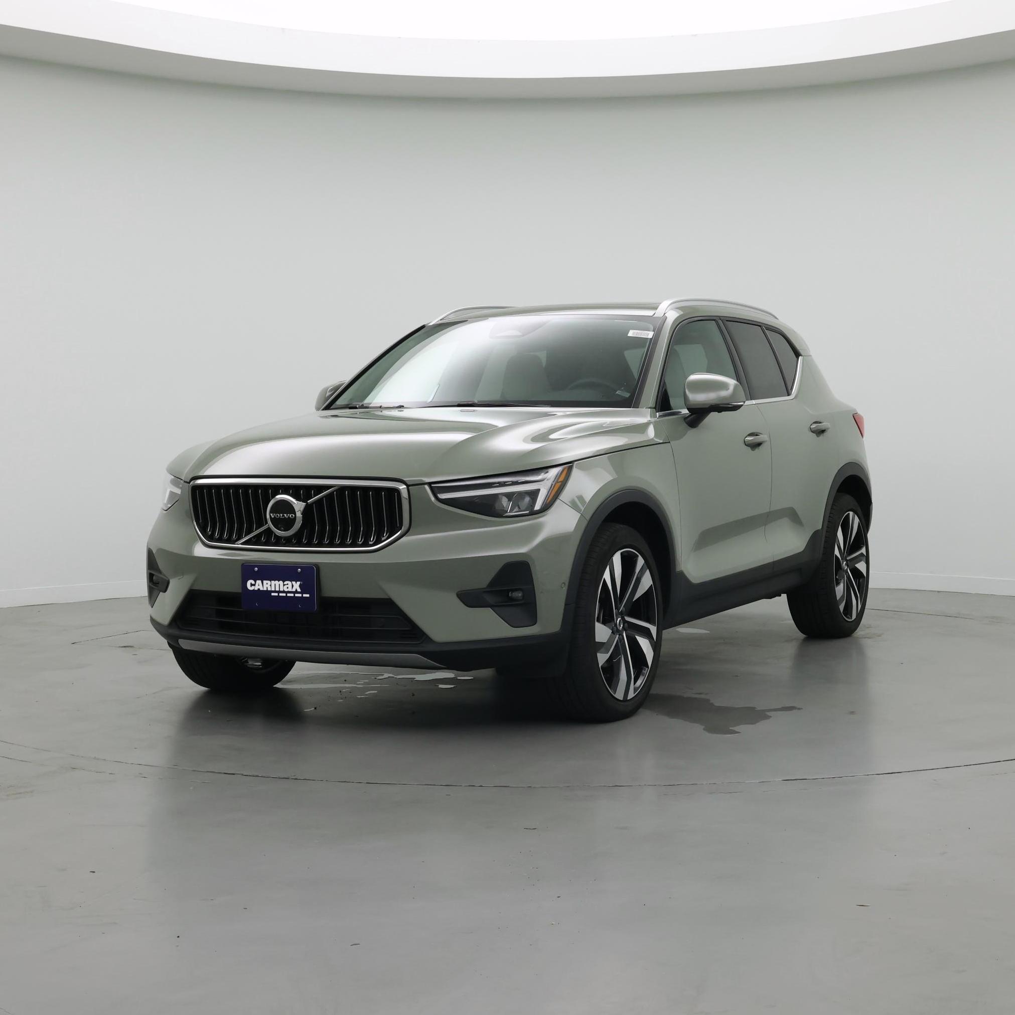 Thumbnail: 2024 Volvo XC40 - 4
