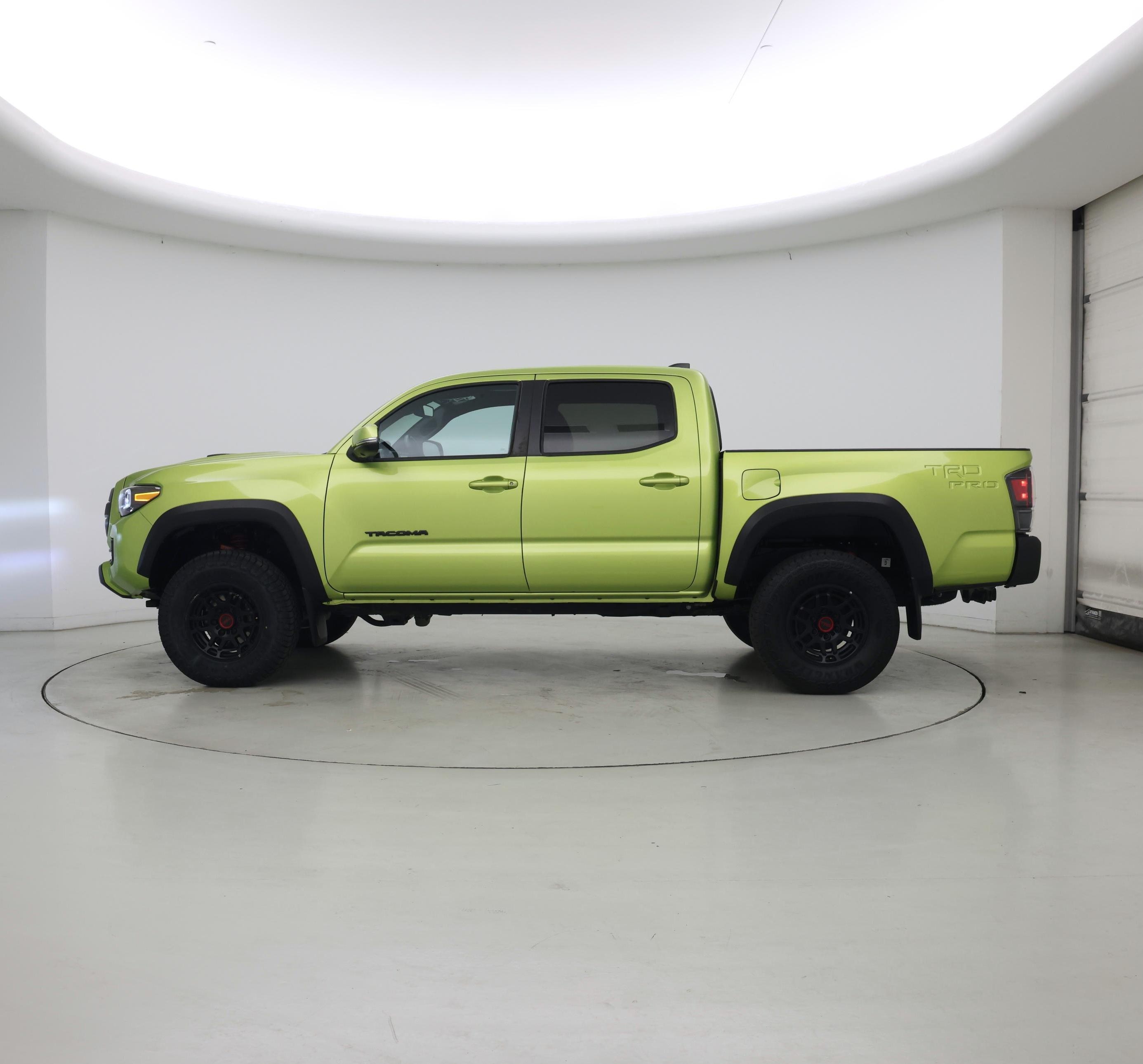 Thumbnail: 2022 Toyota Tacoma - 3