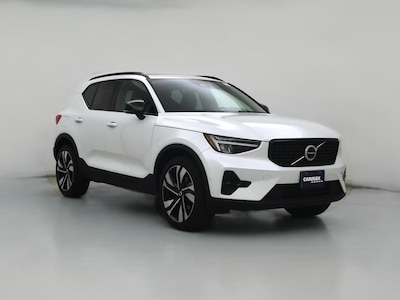 2024 Volvo XC40 B5 Plus Dark Theme