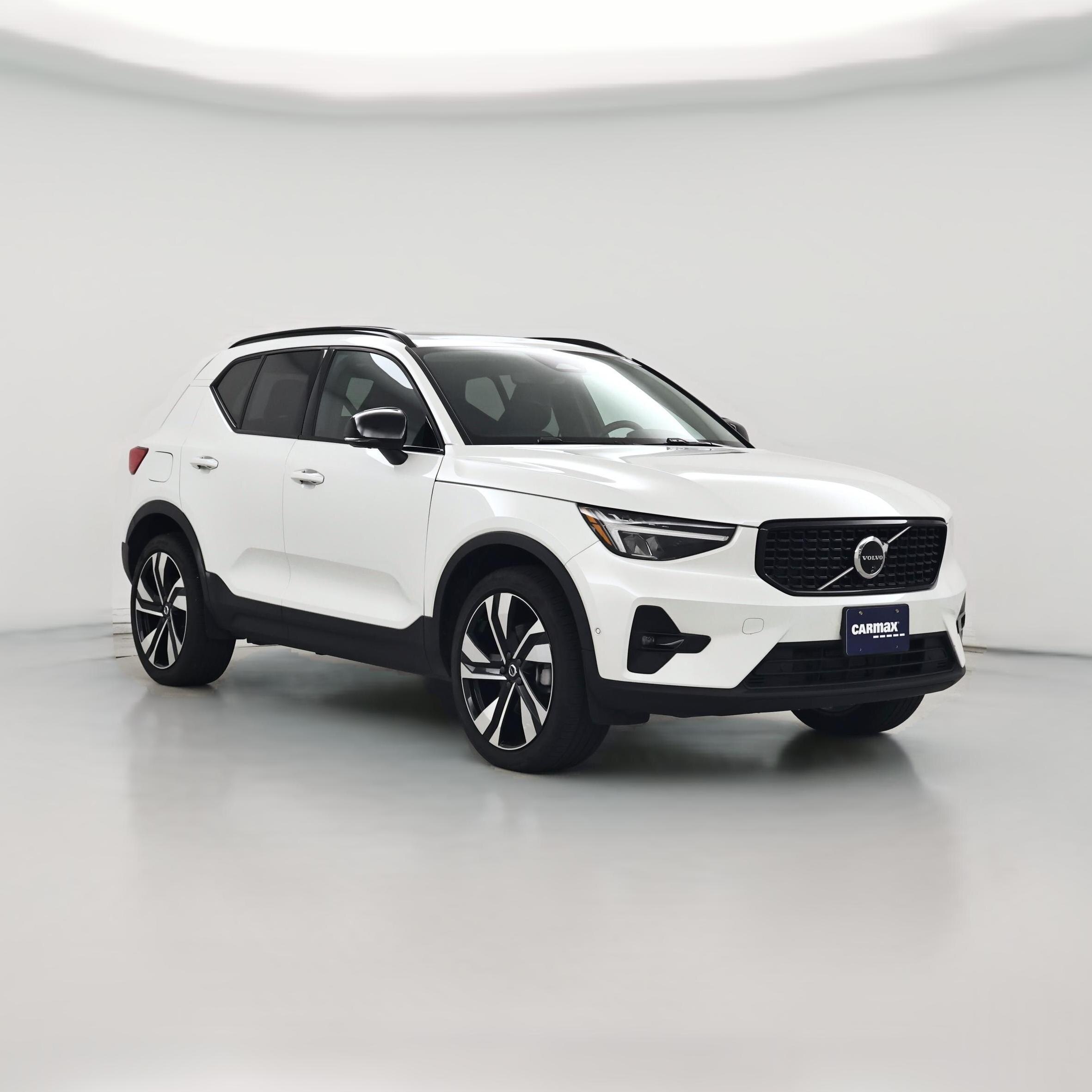 Thumbnail: 2024 Volvo XC40 - 1