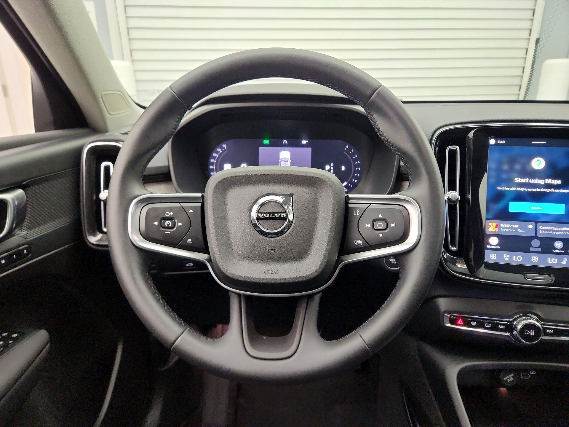 Thumbnail: 2024 Volvo XC40 - 10