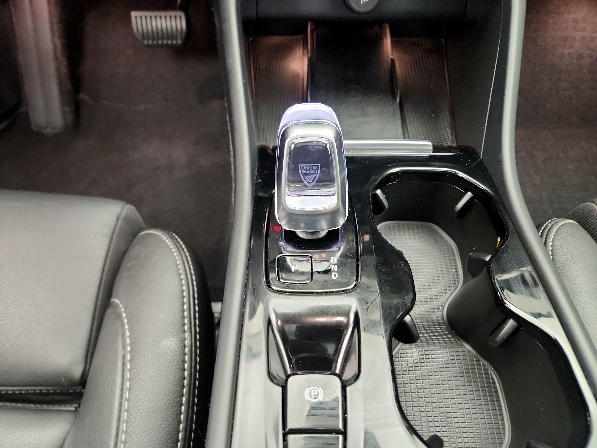 Thumbnail: 2024 Volvo XC40 - 16