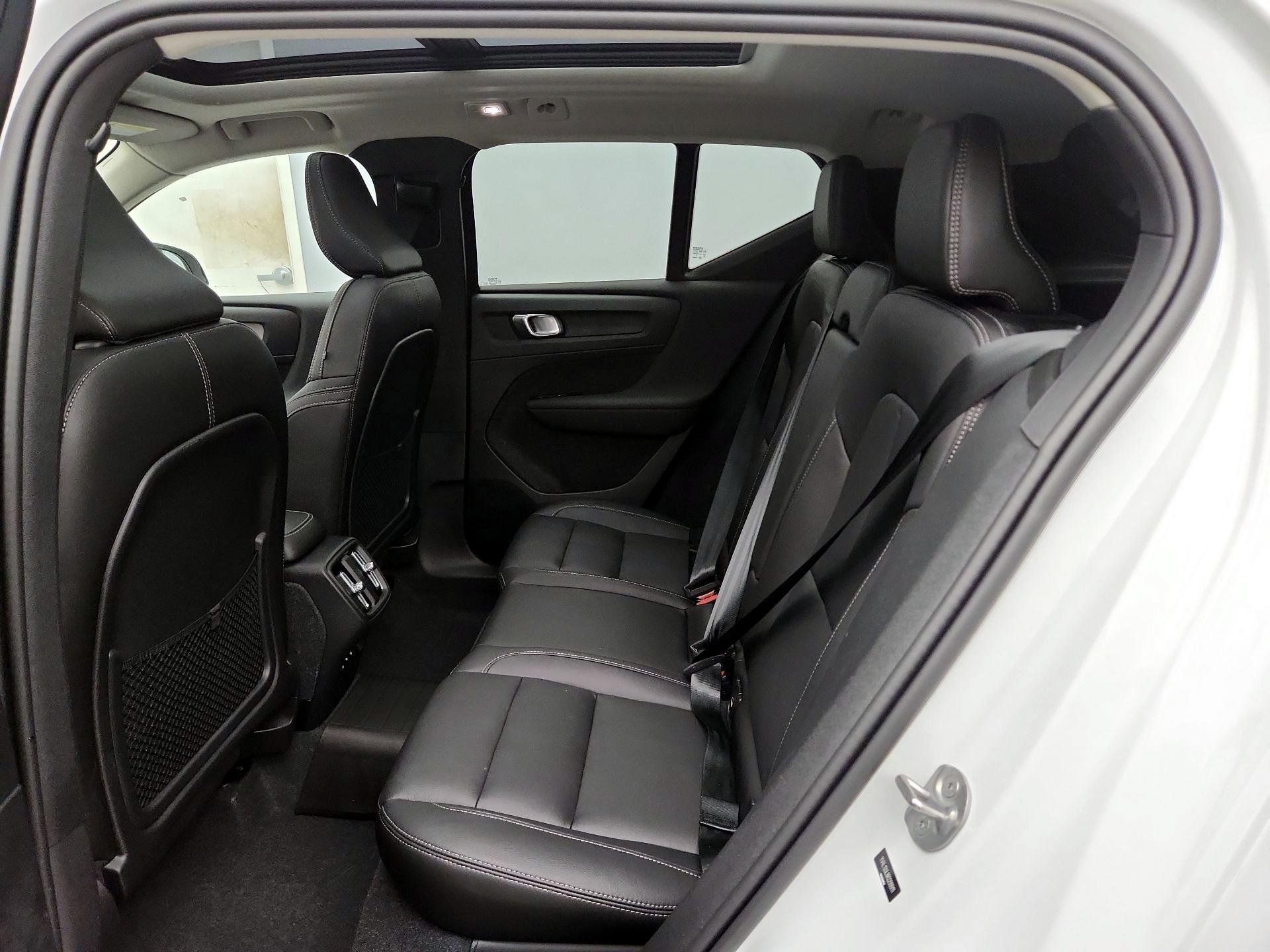 Thumbnail: 2024 Volvo XC40 - 19