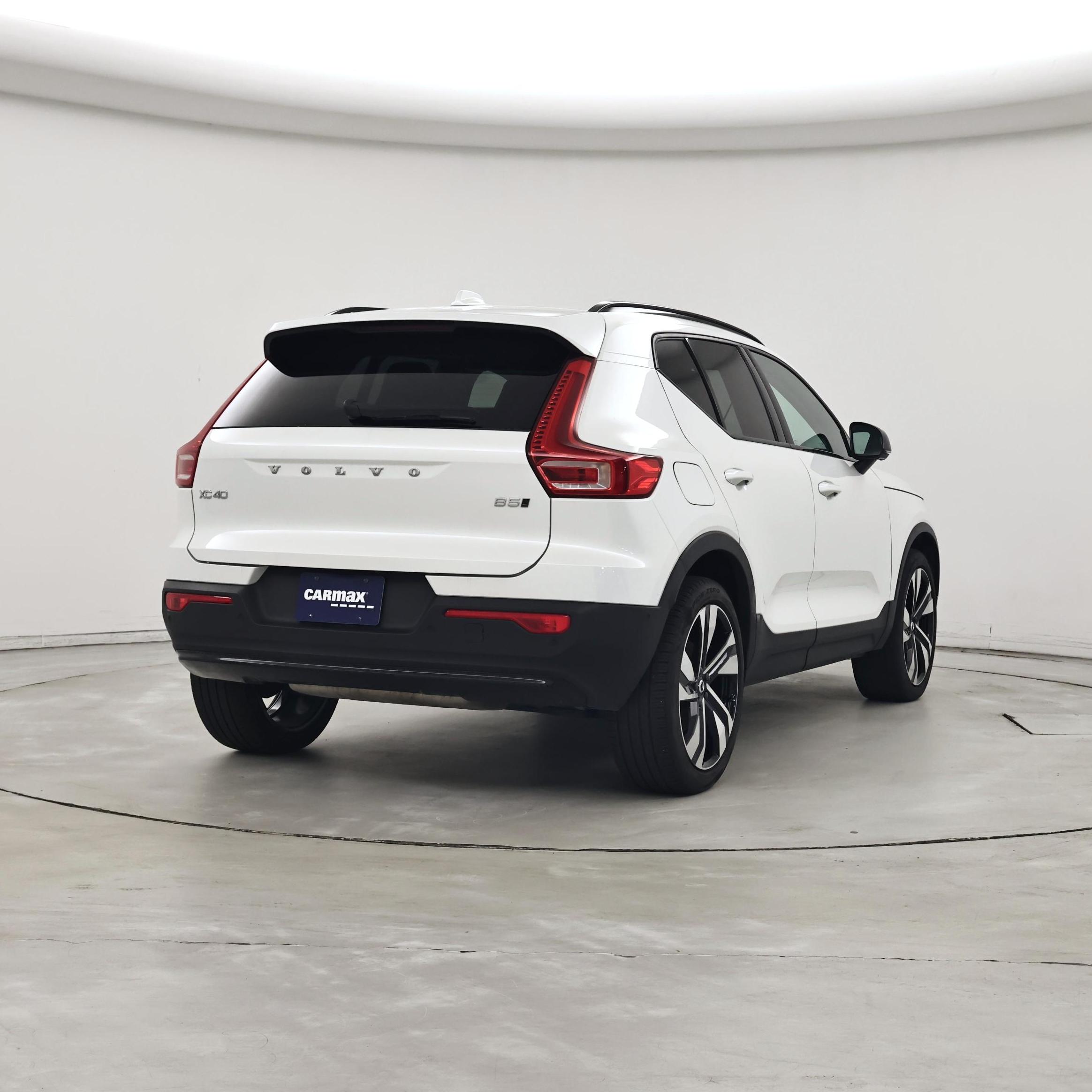 Thumbnail: 2024 Volvo XC40 - 8