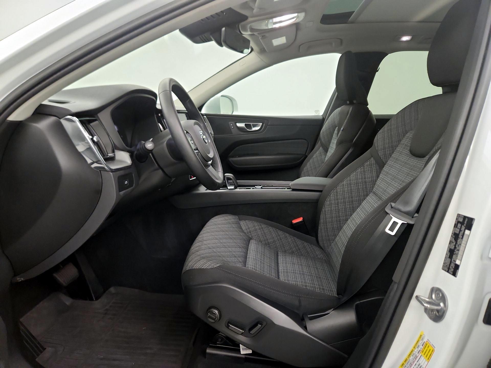 Thumbnail: 2023 Volvo XC60 - 11