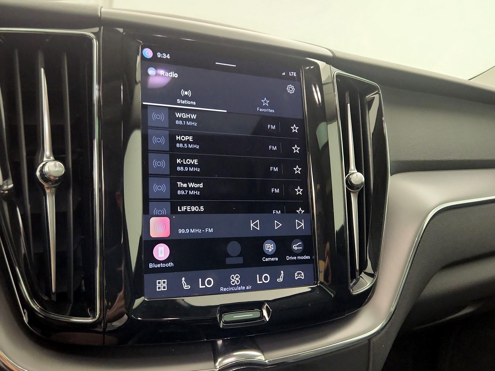 Thumbnail: 2023 Volvo XC60 - 15