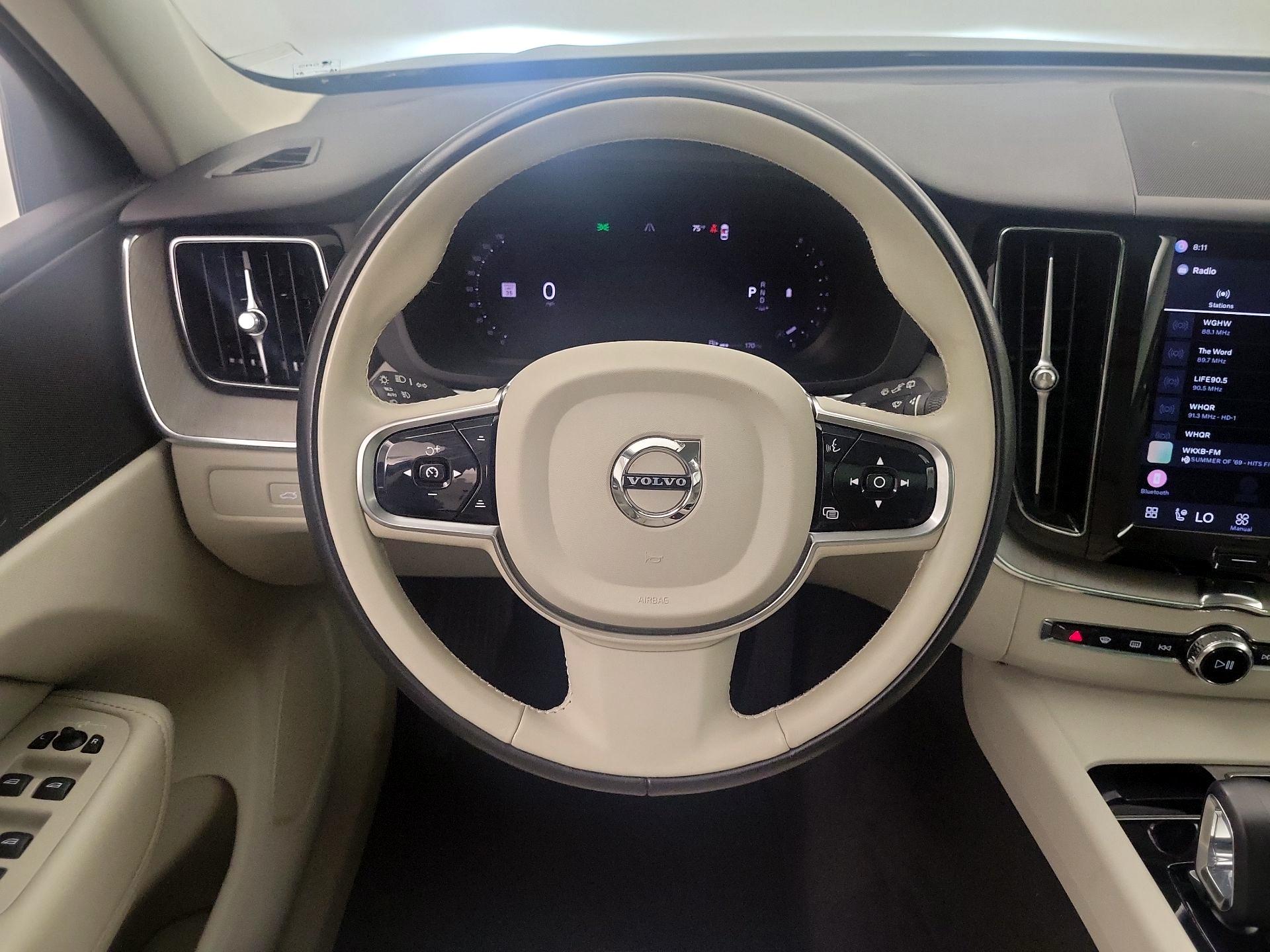 Thumbnail: 2023 Volvo XC60 - 10