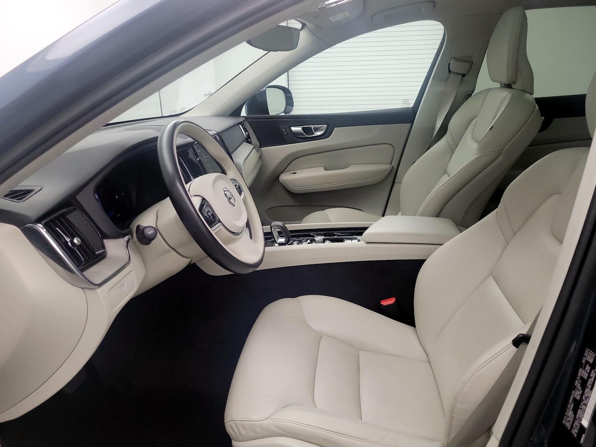 Thumbnail: 2023 Volvo XC60 - 11