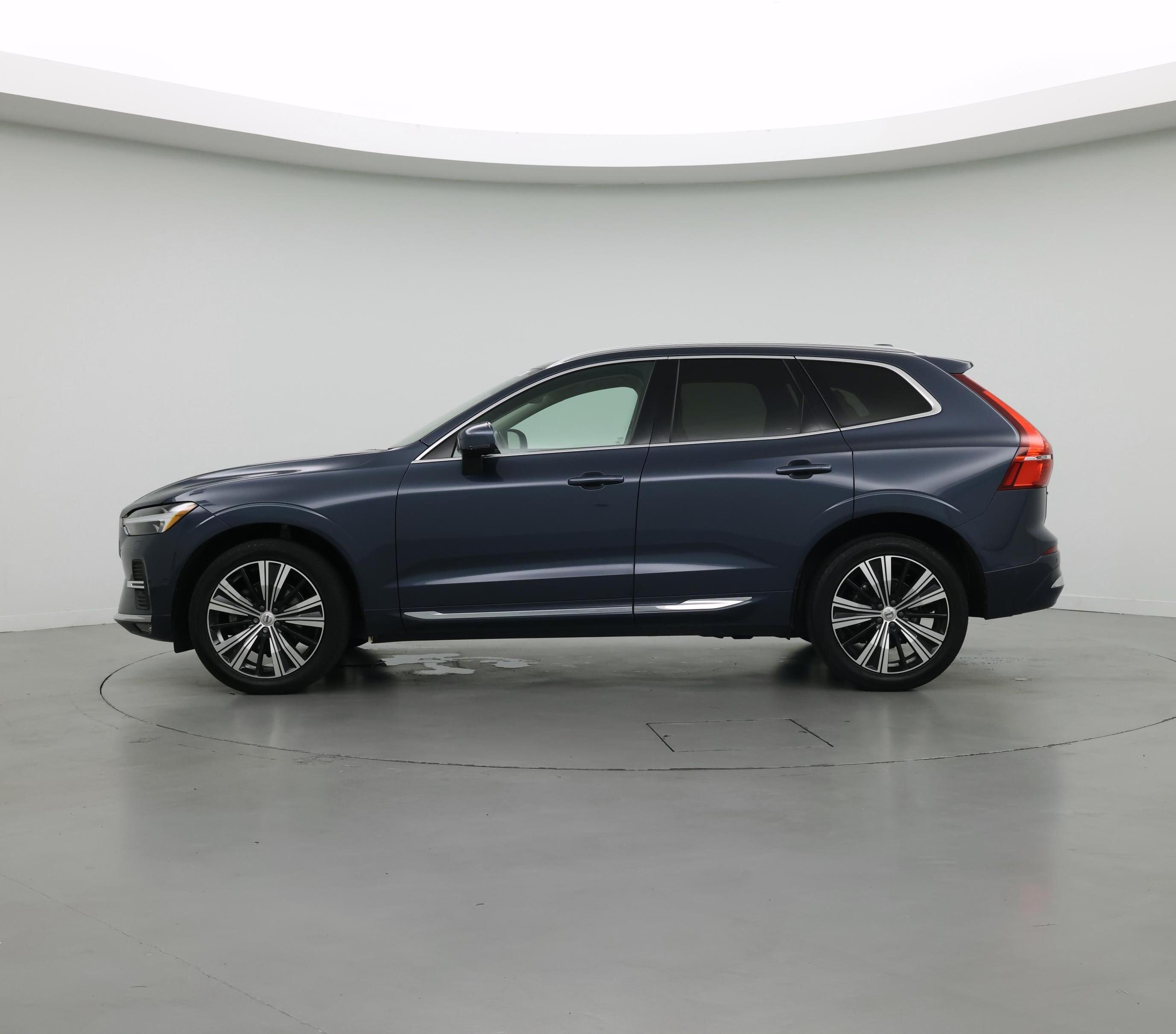 Thumbnail: 2023 Volvo XC60 - 3