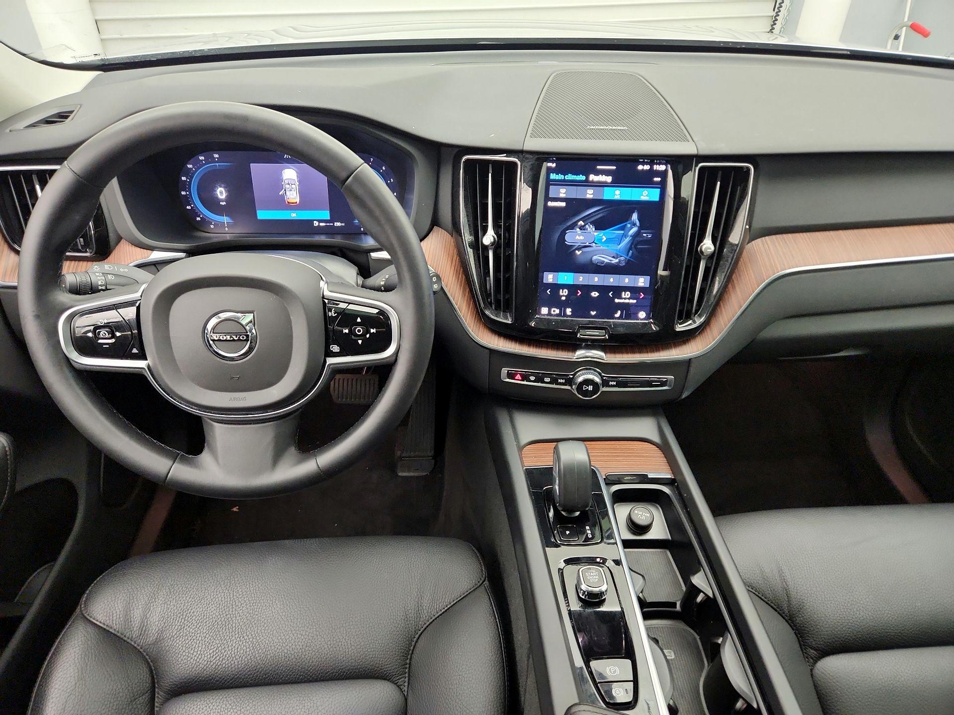 Thumbnail: 2023 Volvo XC60 - 9