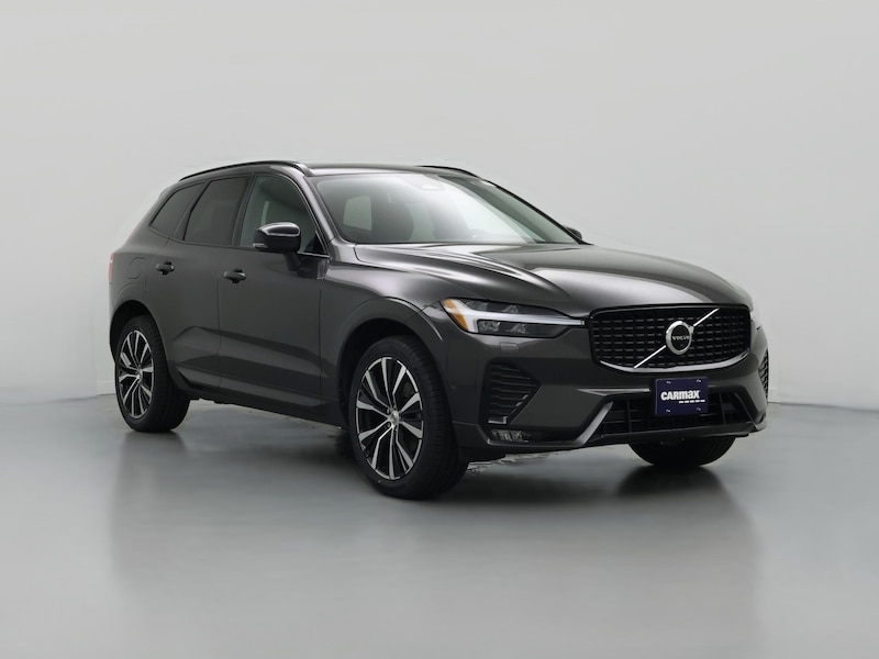 2023 Volvo XC60 B5 Plus Dark Theme