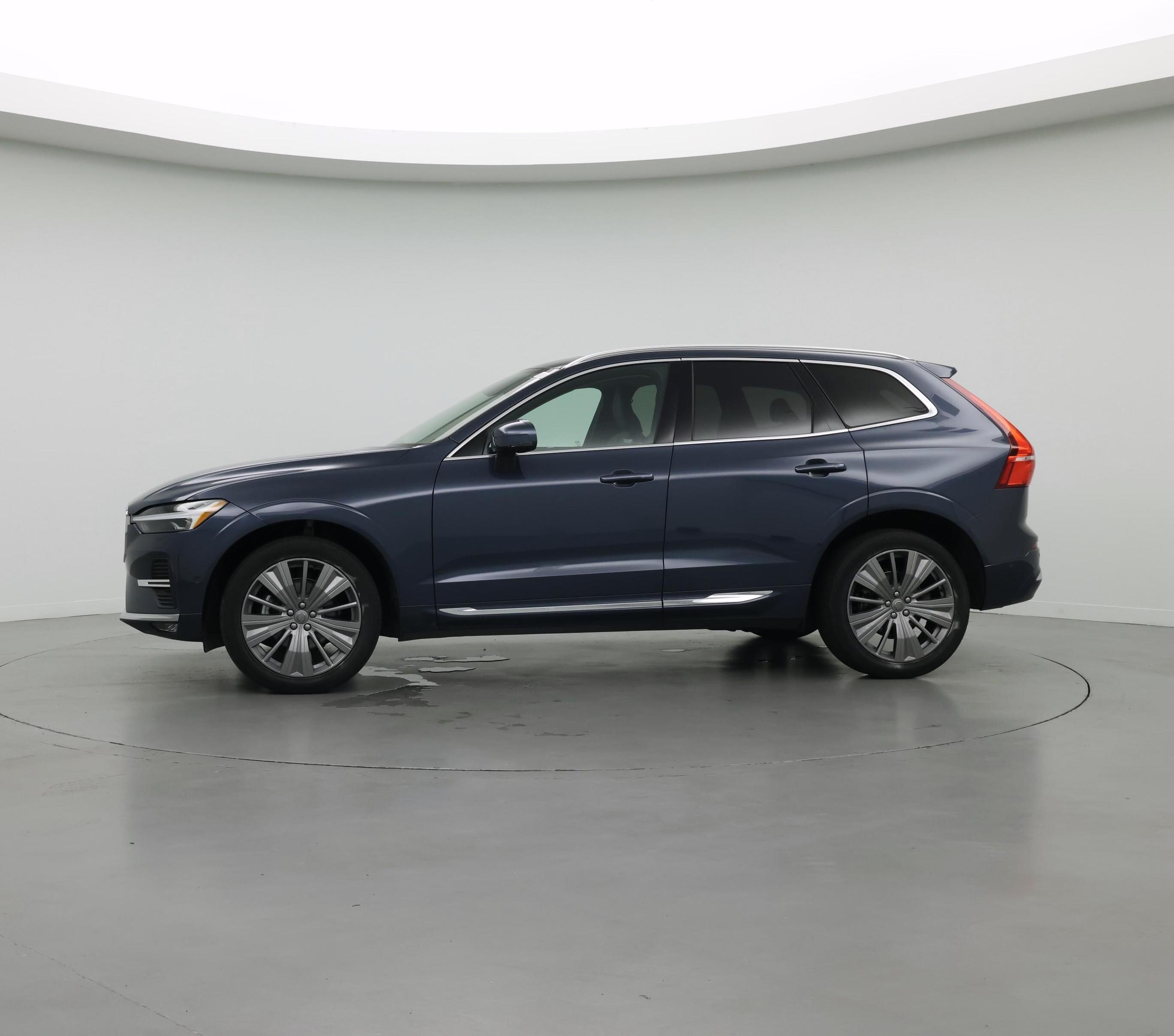Thumbnail: 2023 Volvo XC60 - 3