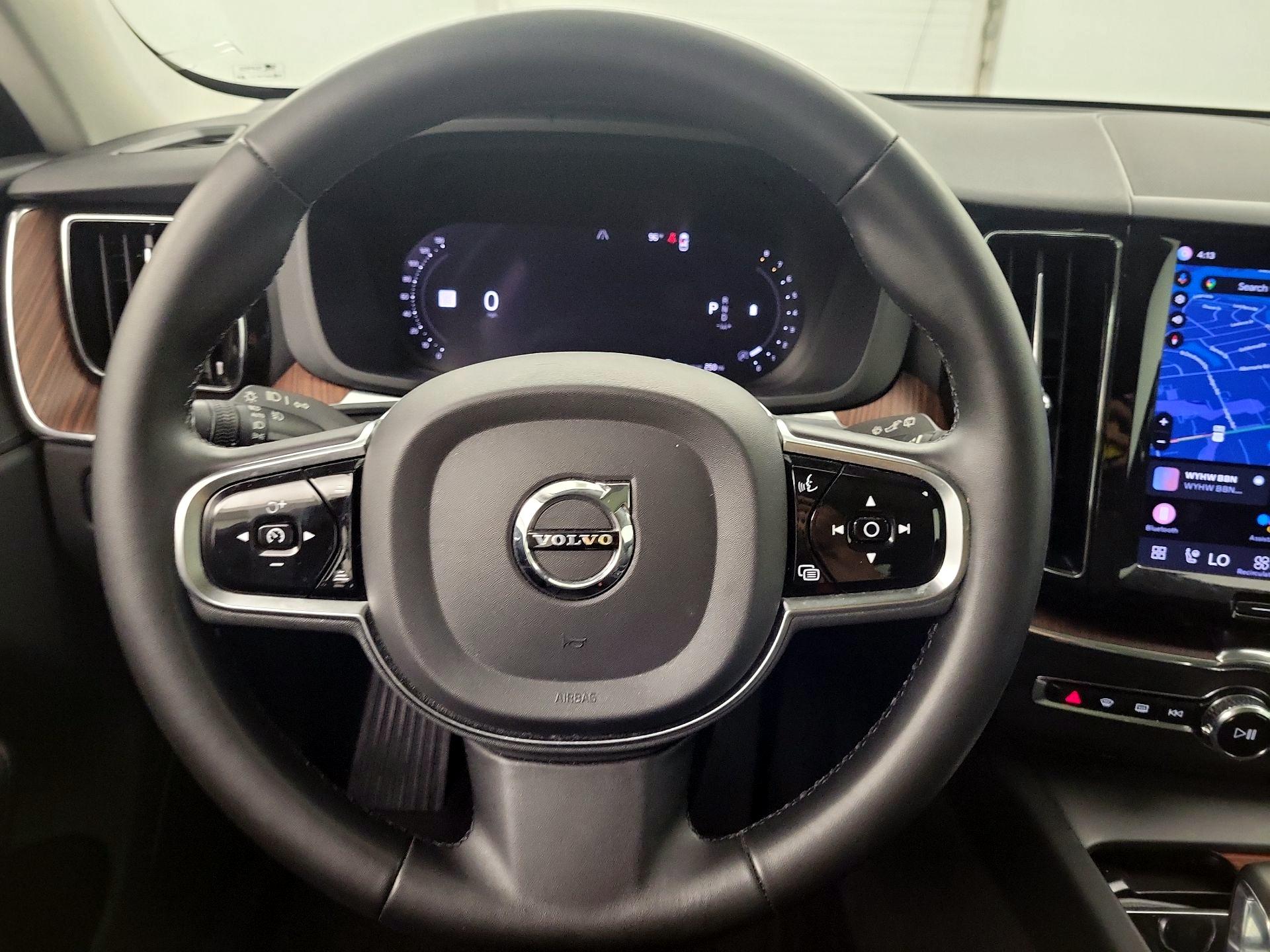 Thumbnail: 2023 Volvo XC60 - 10