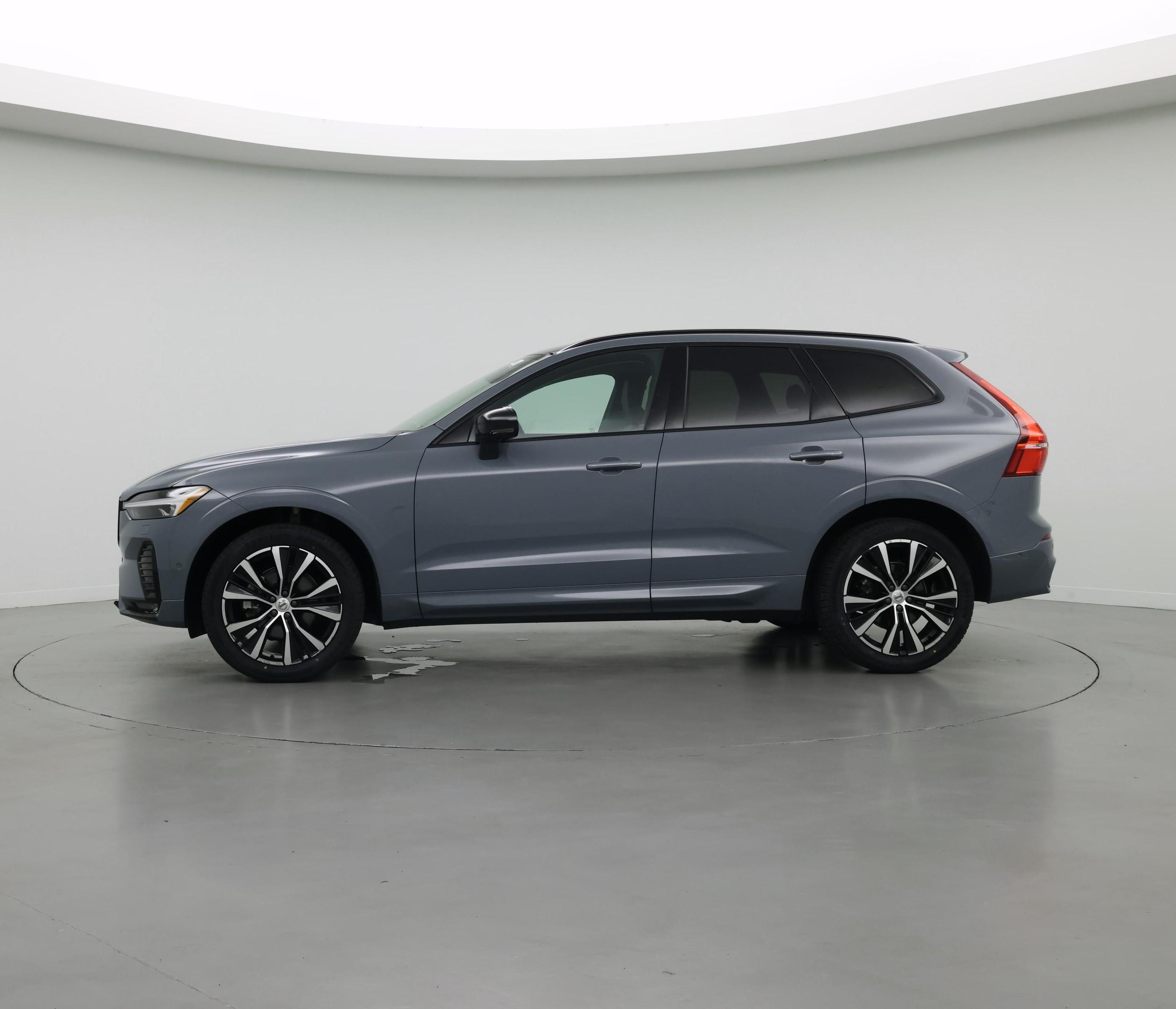 Thumbnail: 2023 Volvo XC60 - 3