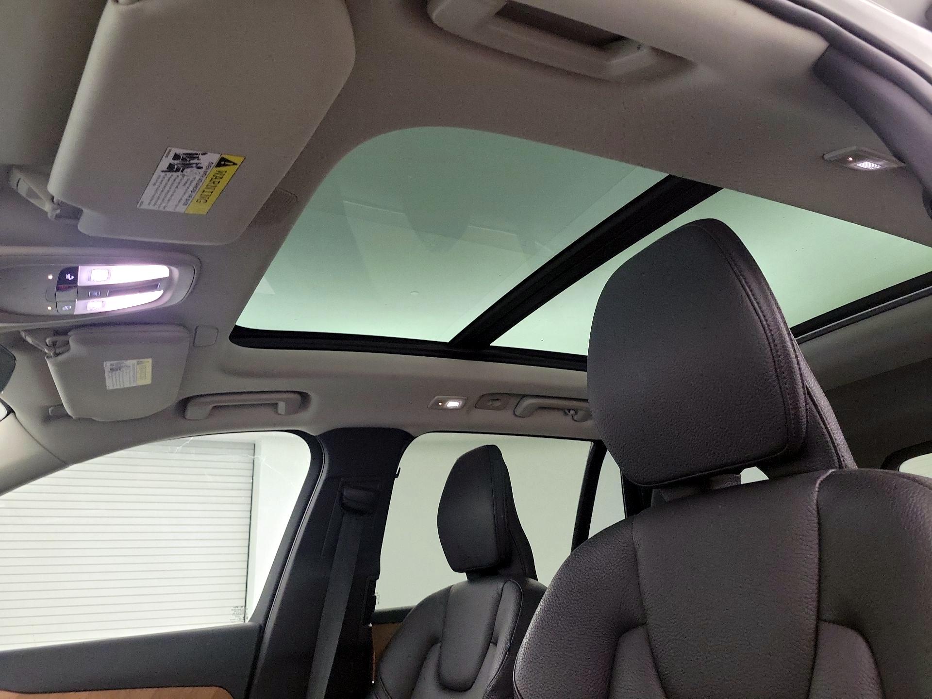 Thumbnail: 2023 Volvo XC90 - 18