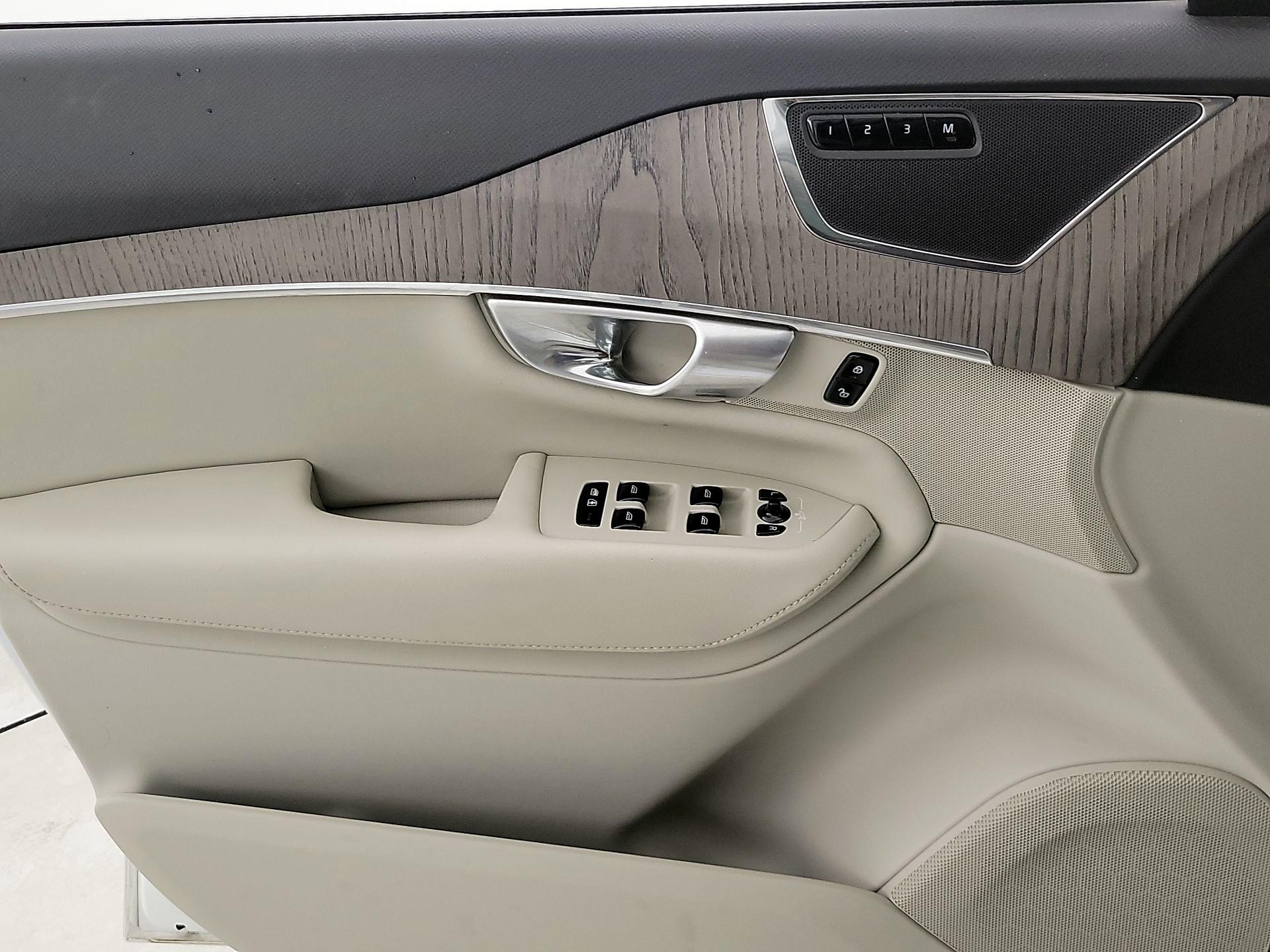 Thumbnail: 2023 Volvo XC90 - 12